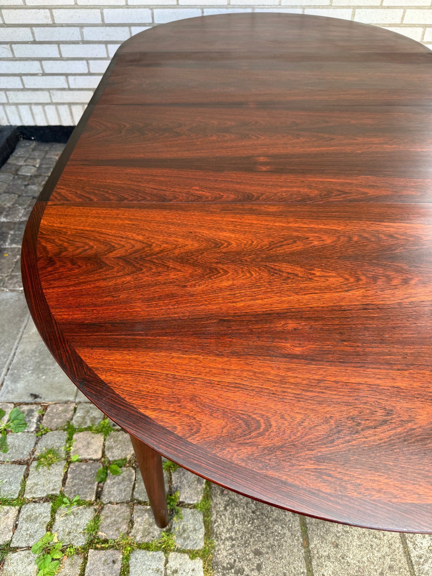 Dining table in Roosewood by Arne Vodder