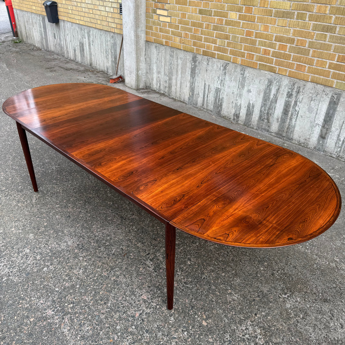 Matbord modell ”227” av Arne Vodder för Sibast Furniture
