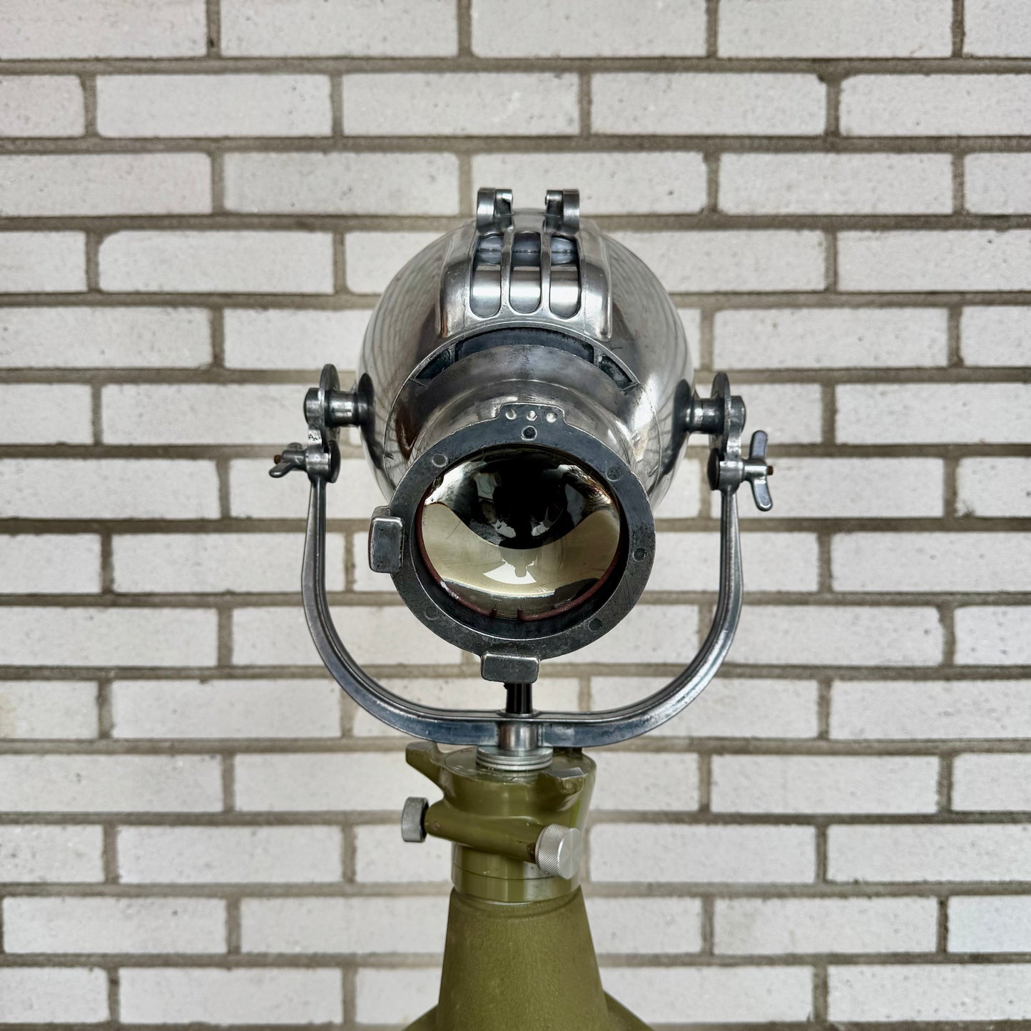 Scenlampa från Strand Electric