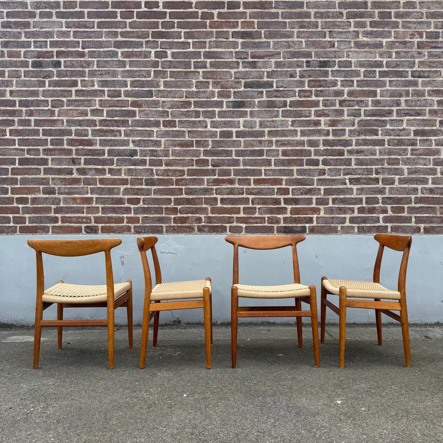 Set med 4st ”W2” stolar av Hans J. Wegner för C.M. Madsen