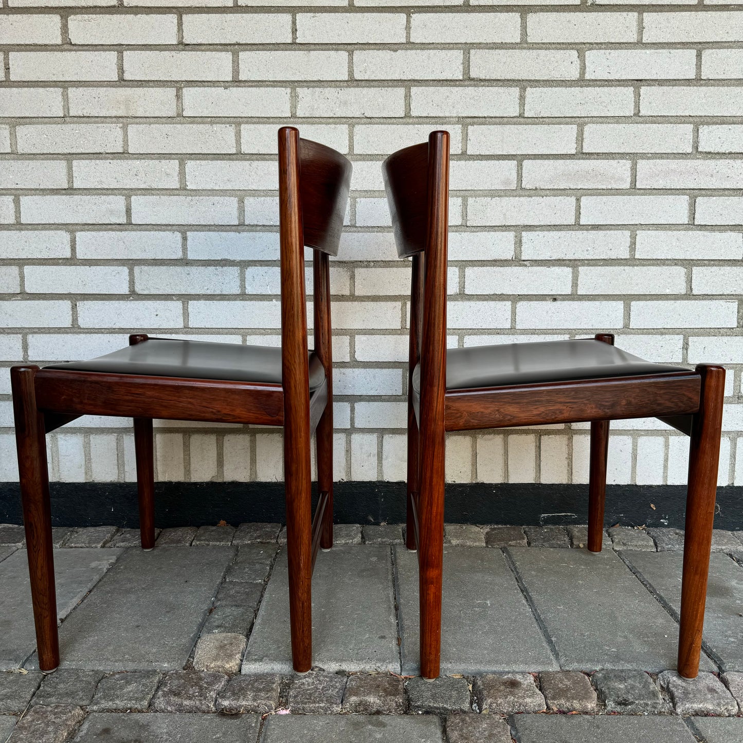 Set of 4 dining chairs in rosewood by Arne Vodder