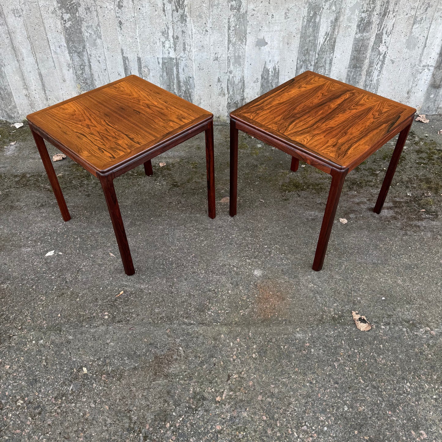 Paret sidobord i modellen ”florida” av Folke Ohlsson