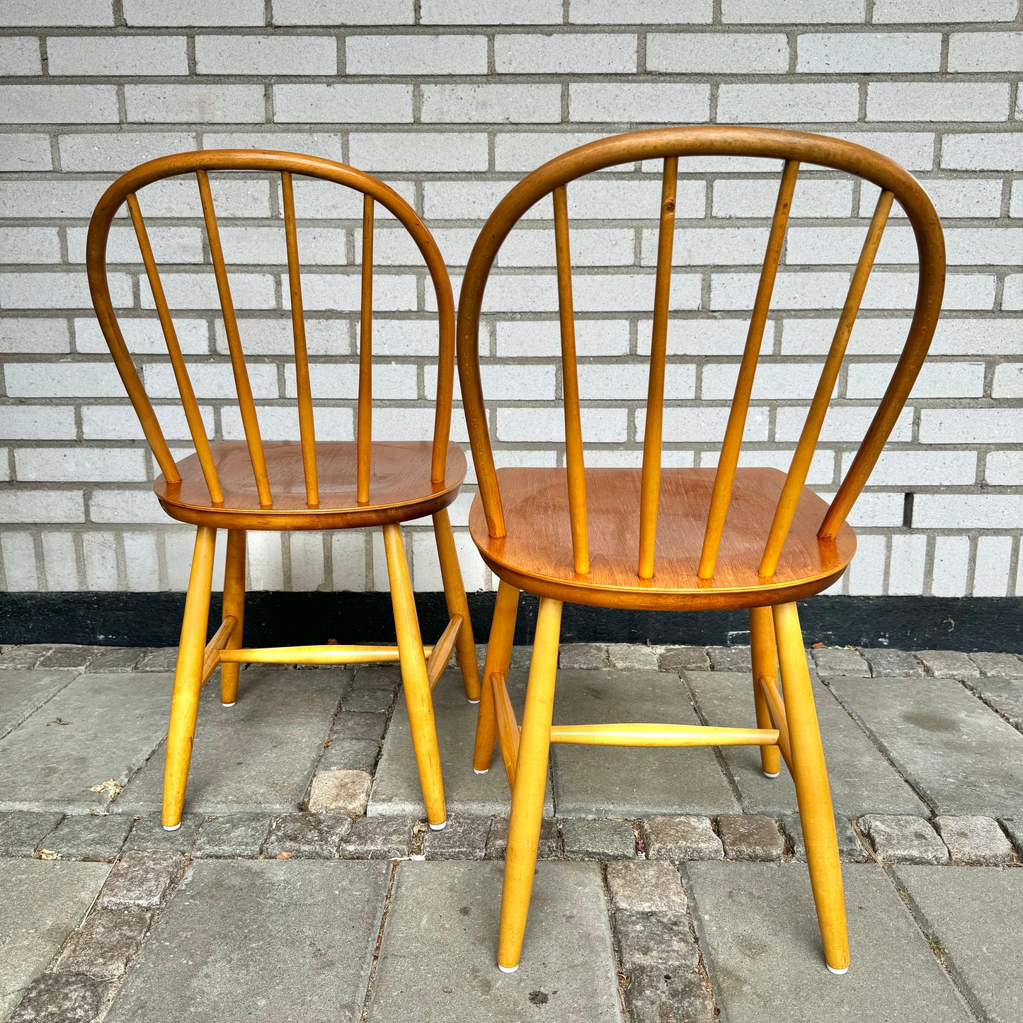 Pair of chairs from Nesto