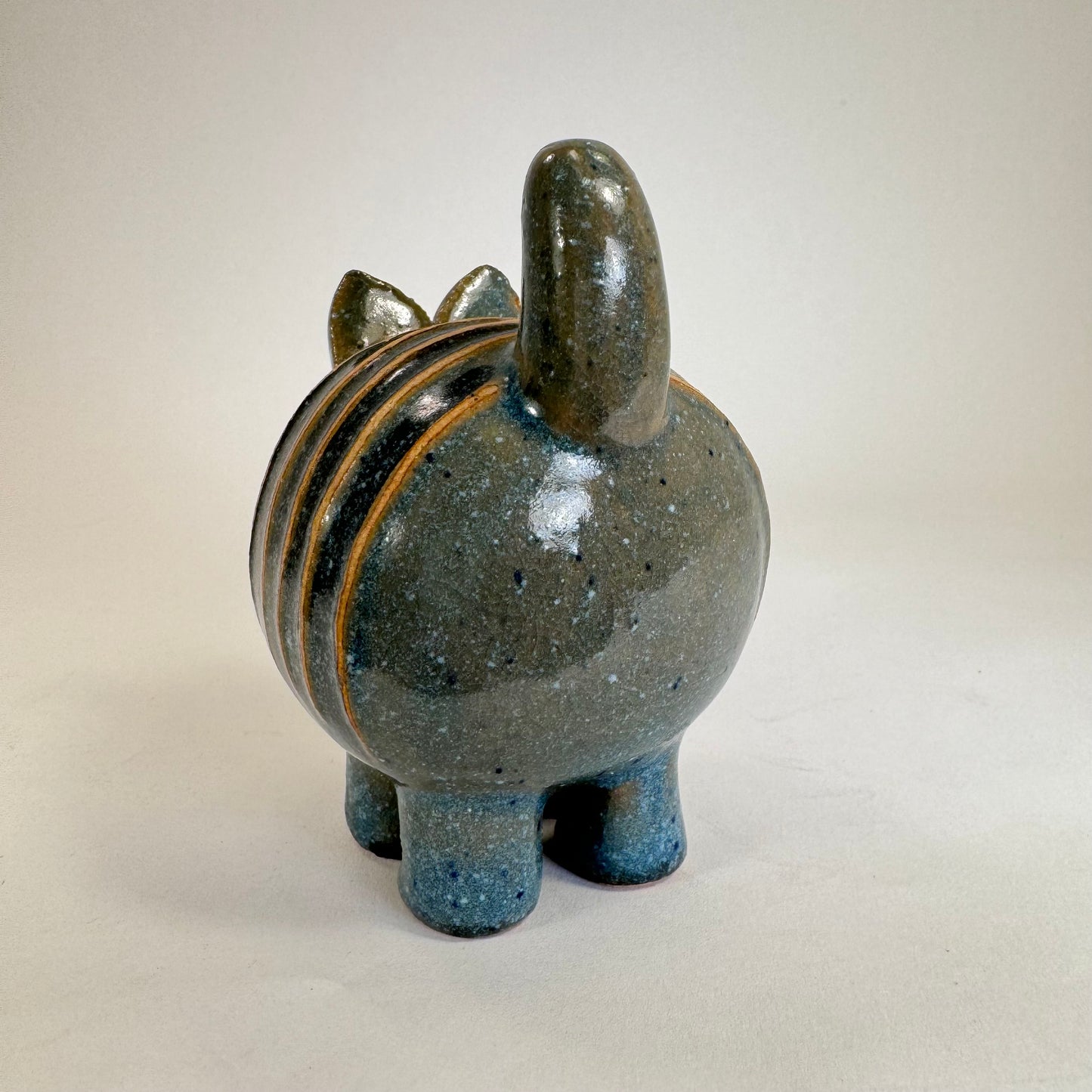 Stoneware cat from the series ”menageri” by Lisa Larson