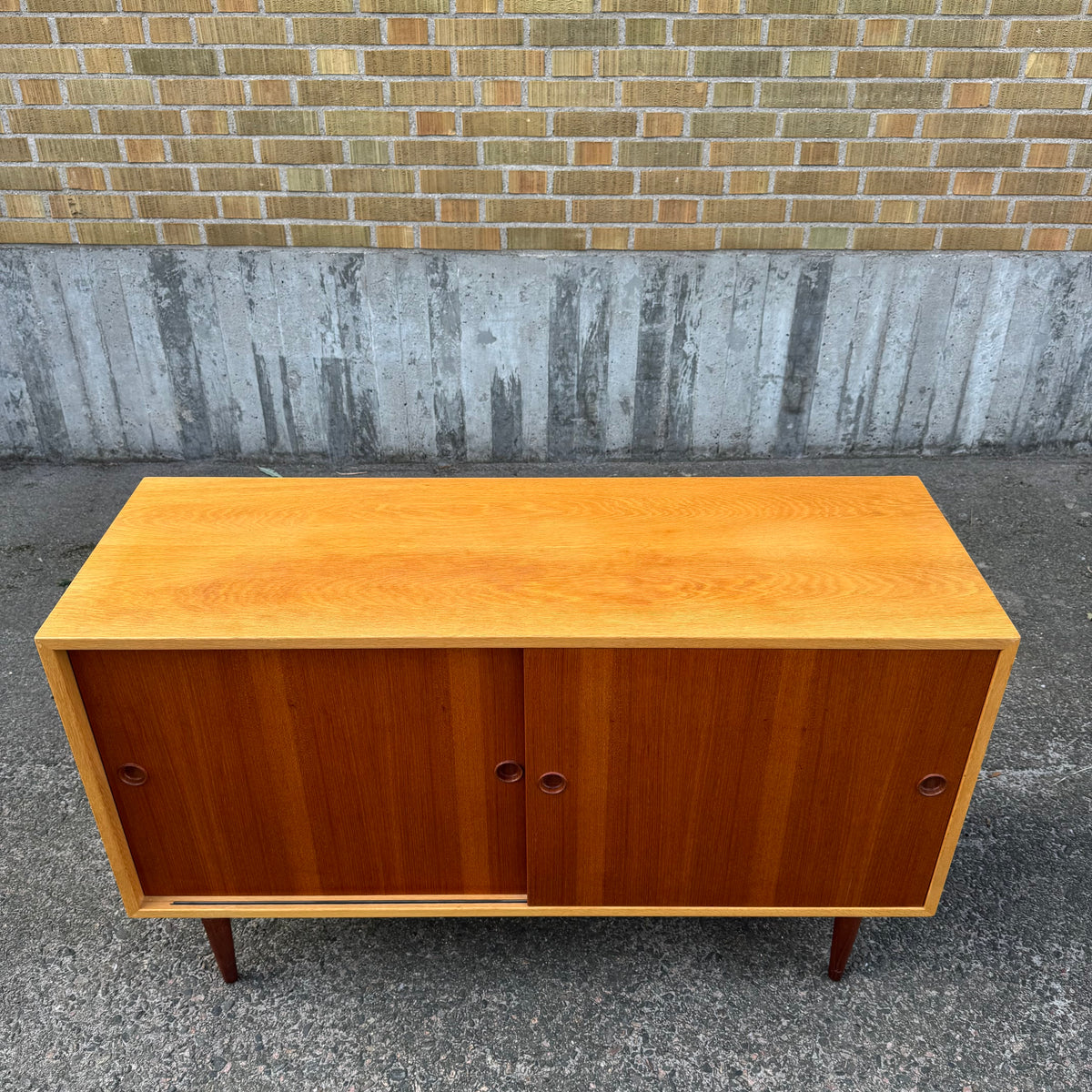Sideboard i serien ”öresund” av Børge Mogensen för Karl andersson & Söner