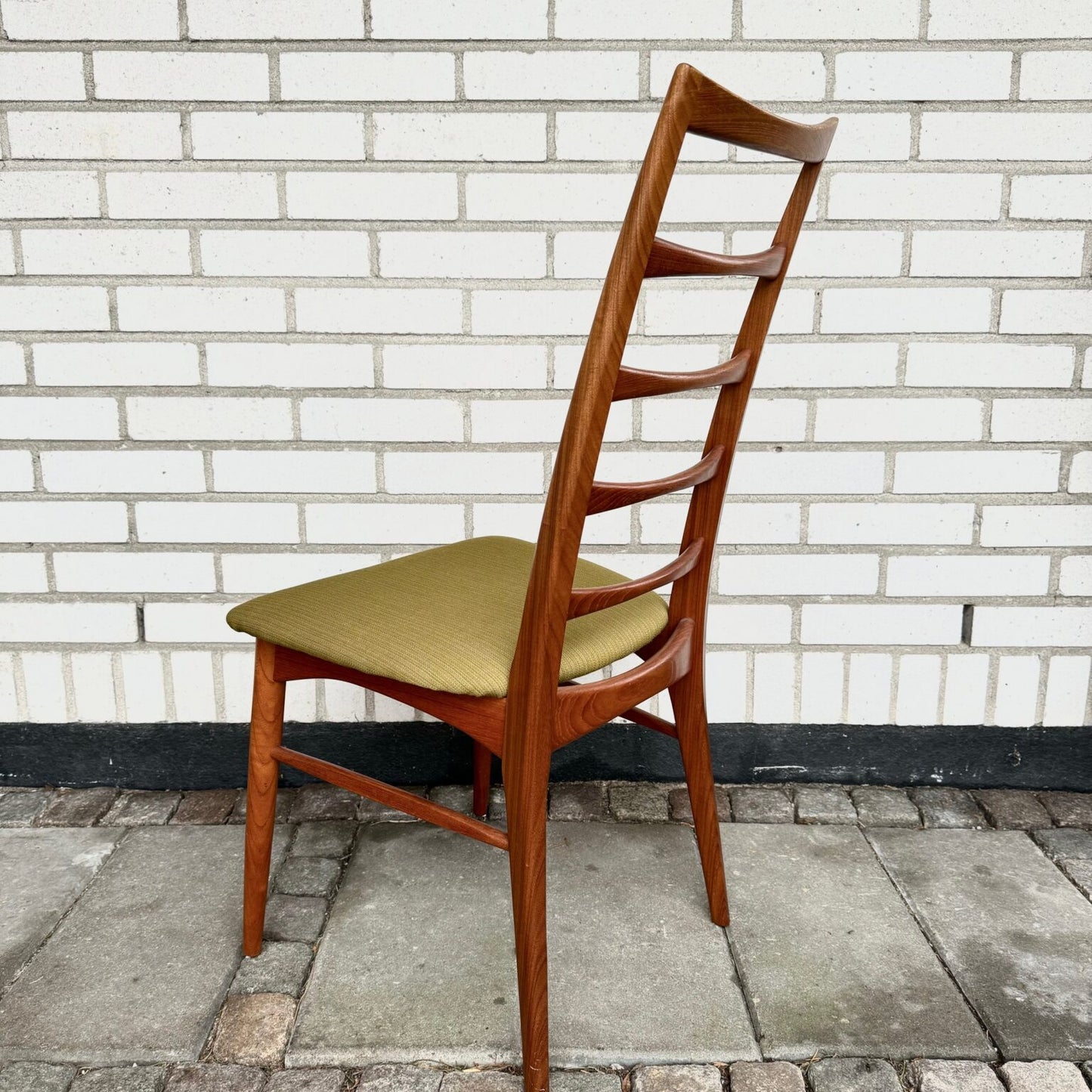 The dining chair “Lis” by Niels Kofoed