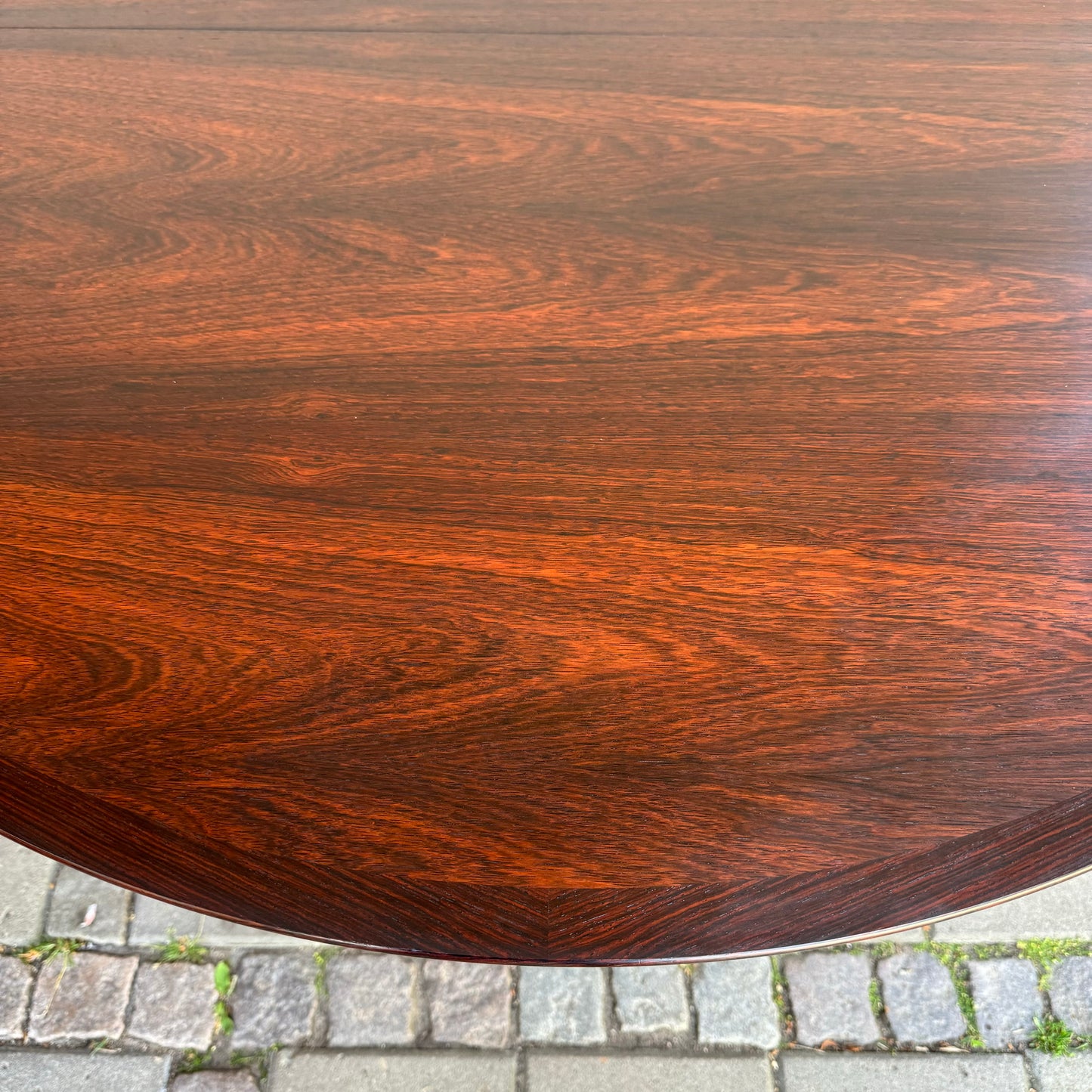 Dining table in Roosewood by Arne Vodder