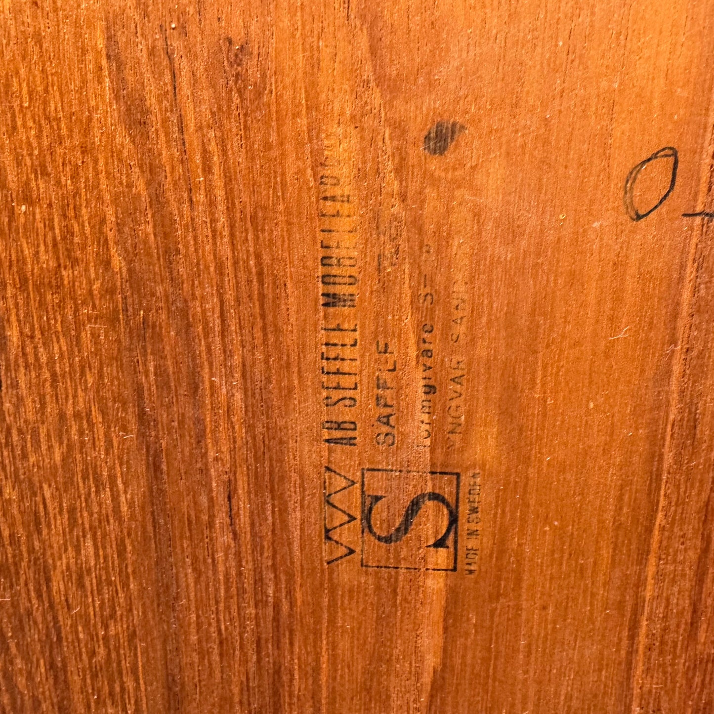 Soffbord i massivt teak av Yngvar Sandström, Säffle Möbelfabrik