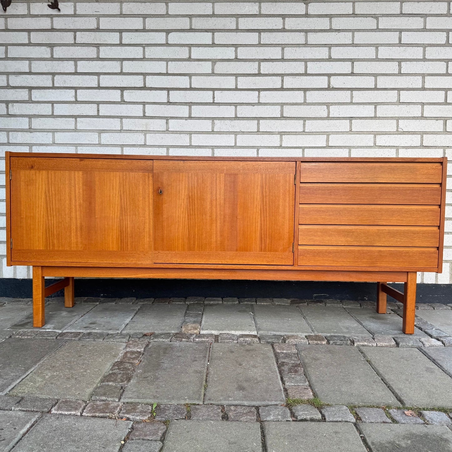 Sideboard i teak