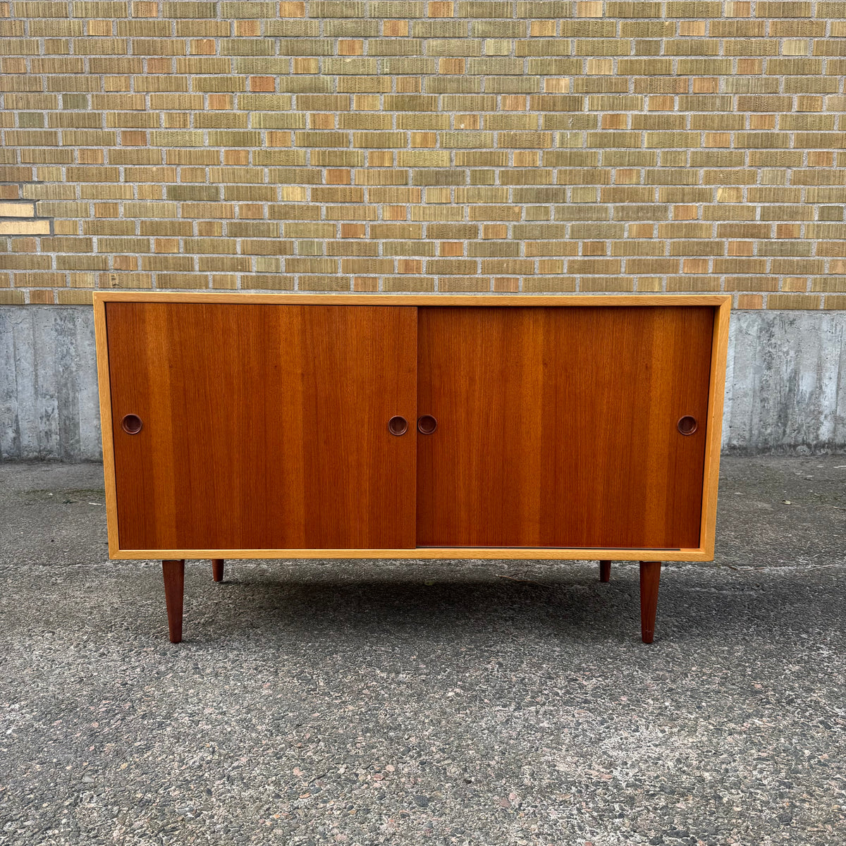 Sideboard i serien ”öresund” av Børge Mogensen för Karl andersson & Söner