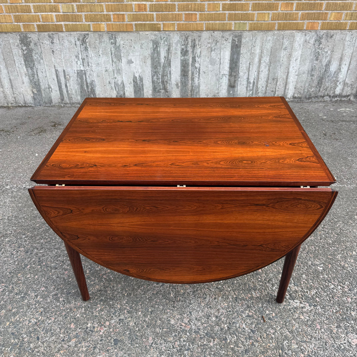 Matbord modell ”227” av Arne Vodder för Sibast Furniture