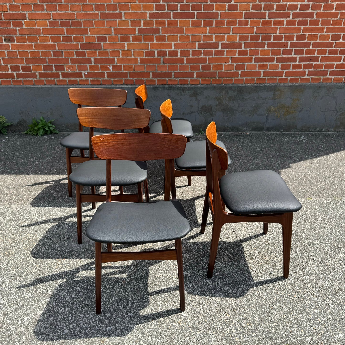 Set of 6 dining chairs by Schiønning & Elgaard