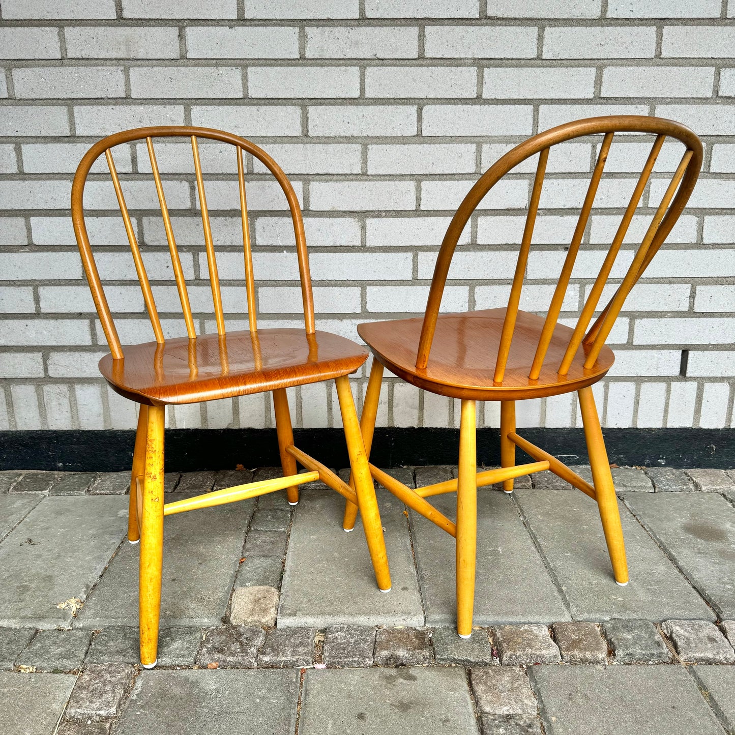 Pair of chairs from Nesto