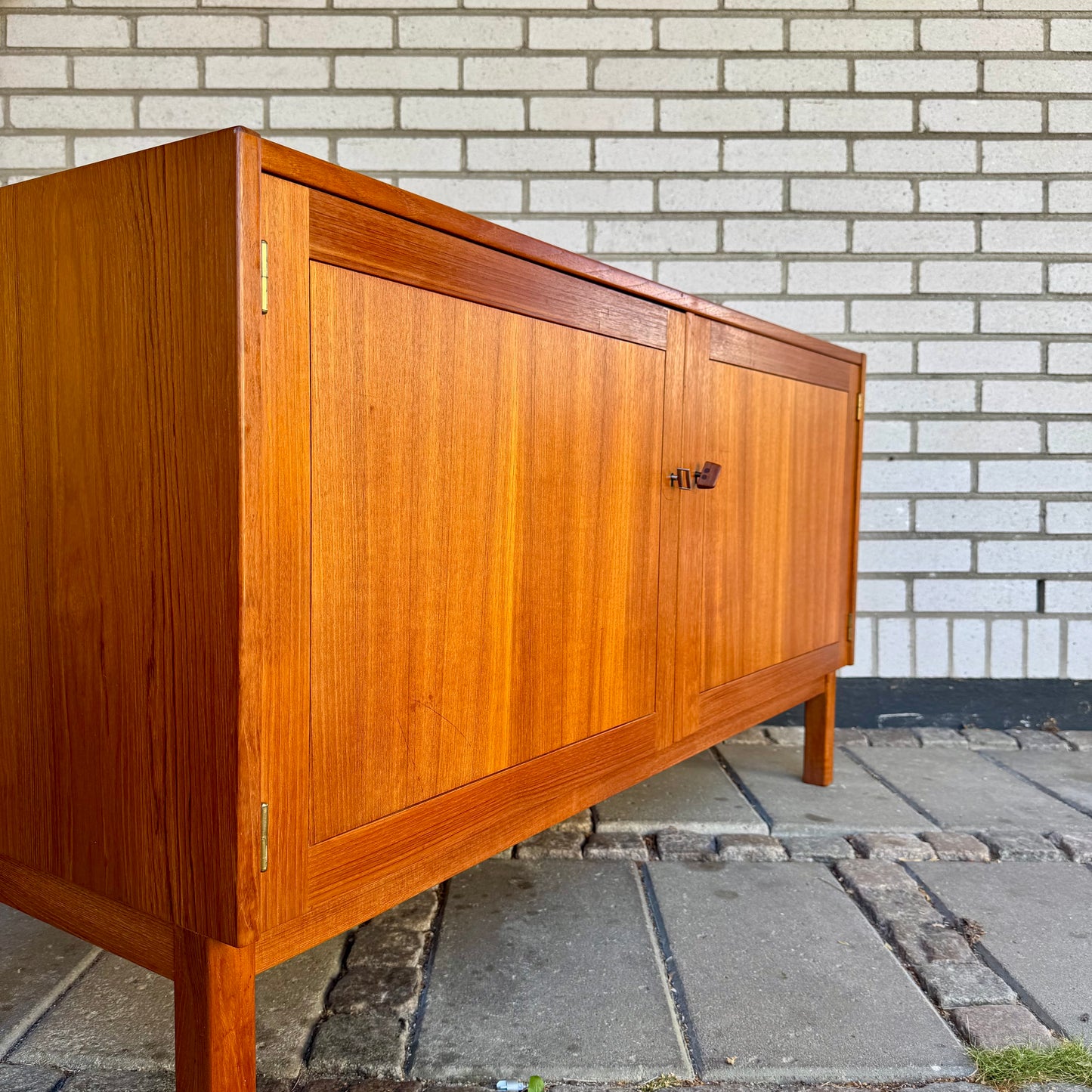 Sideboard ”Domi Monté” av Nils Jonsson för Troeds