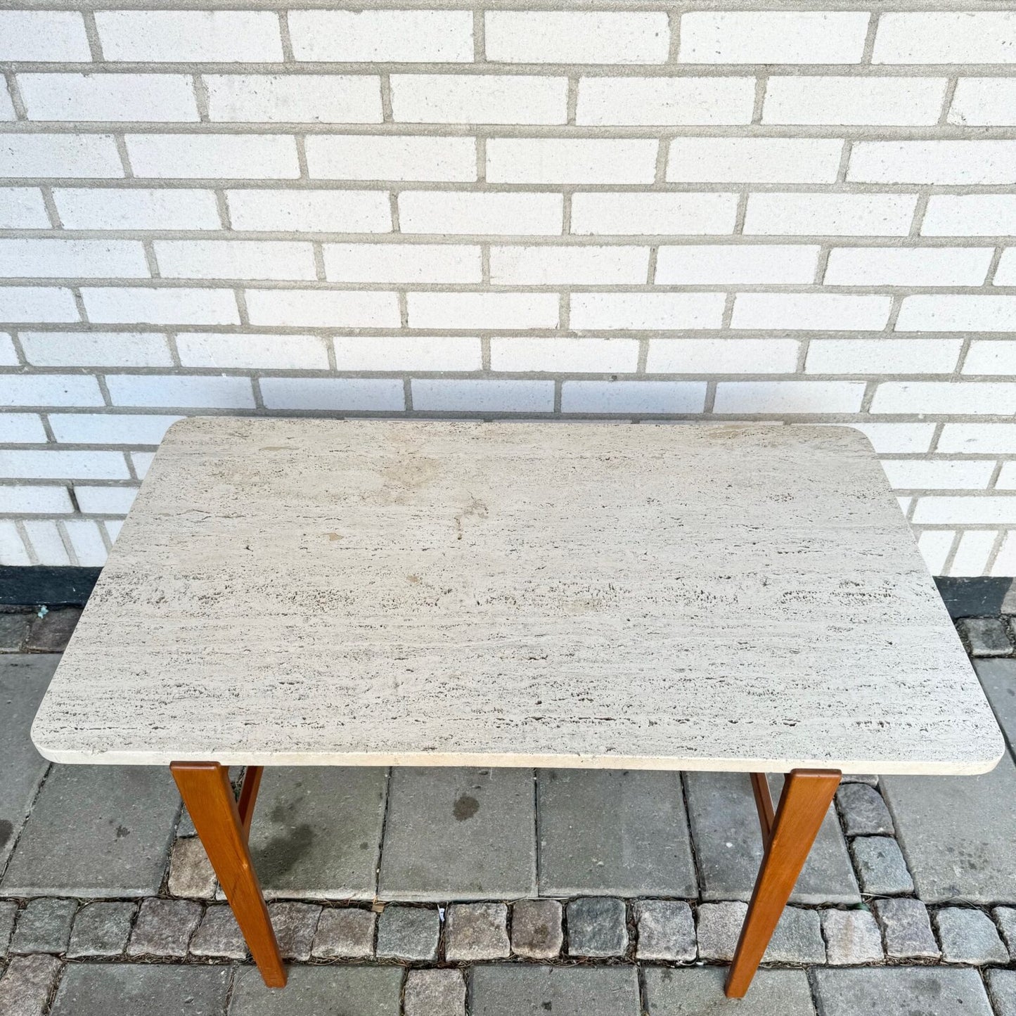 Coffe table with travertine table top