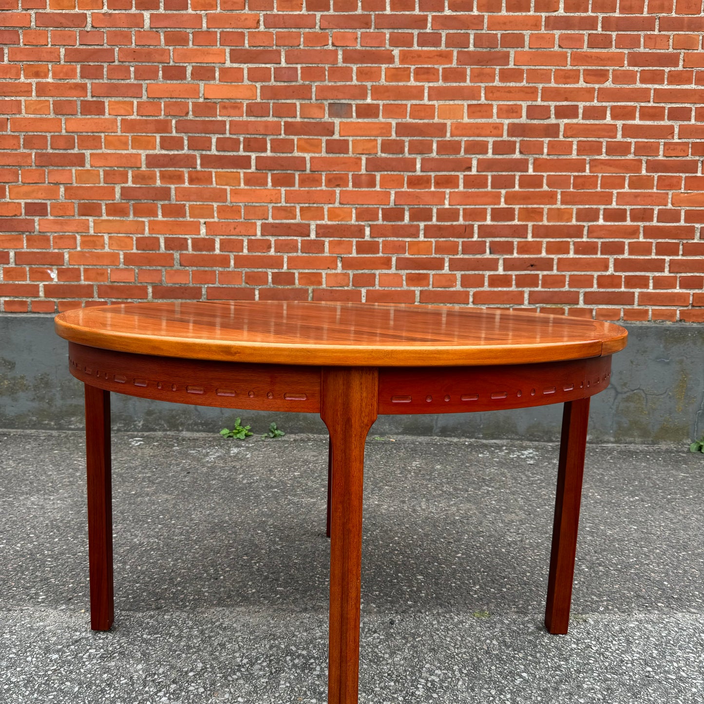 Dining table by Troeds Bjärnum