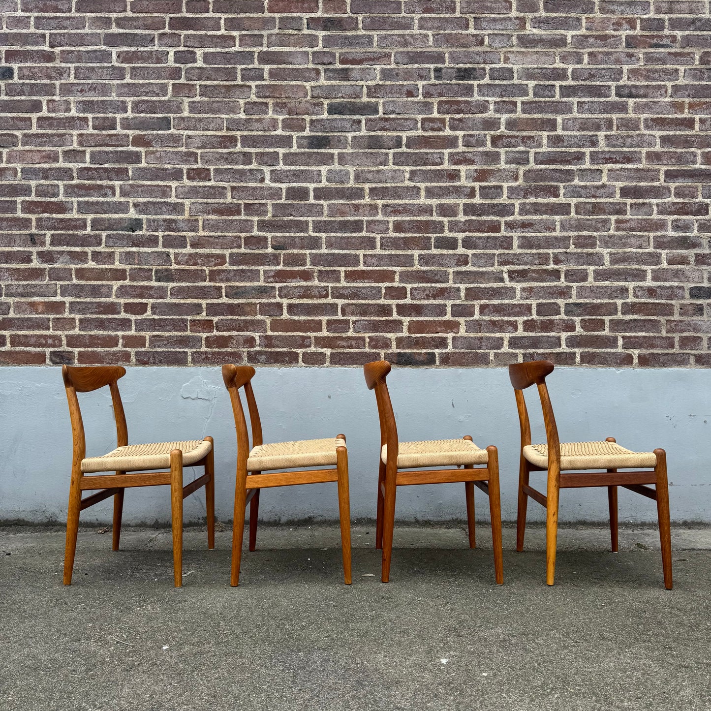 Set med 4st ”W2” stolar av Hans J. Wegner för C.M. Madsen