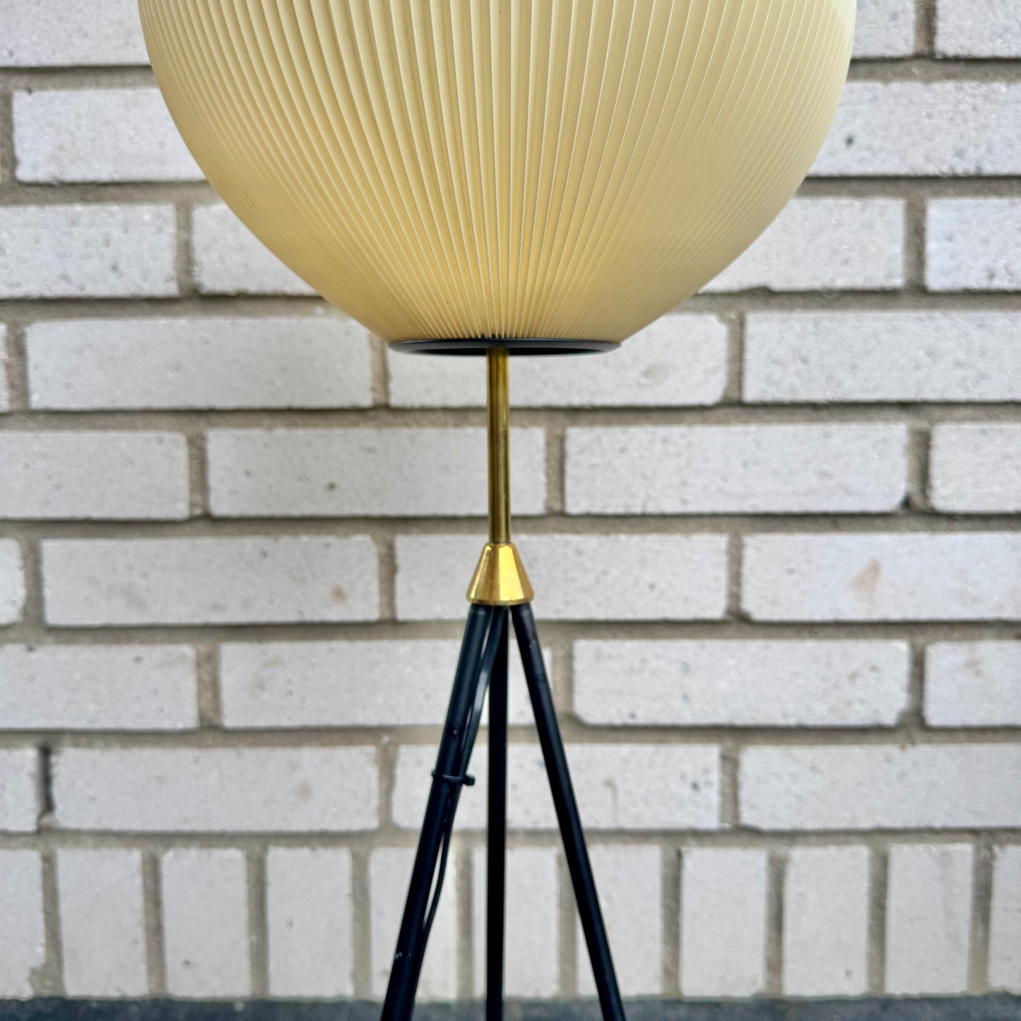 Trebent 60-tals lampa