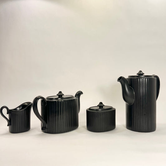 Tea and coffee pottles by Arthy Percy