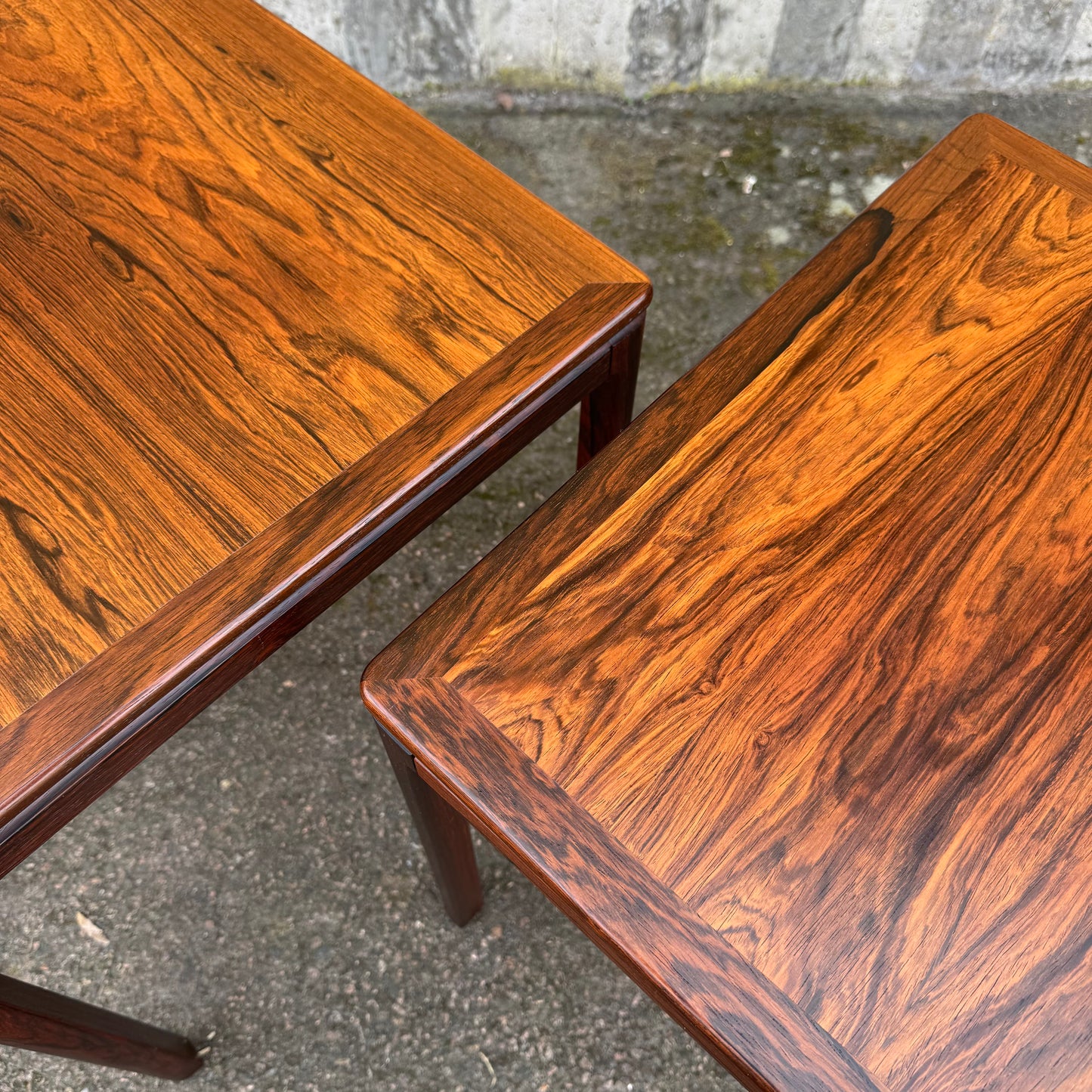 Paret sidobord i modellen ”florida” av Folke Ohlsson