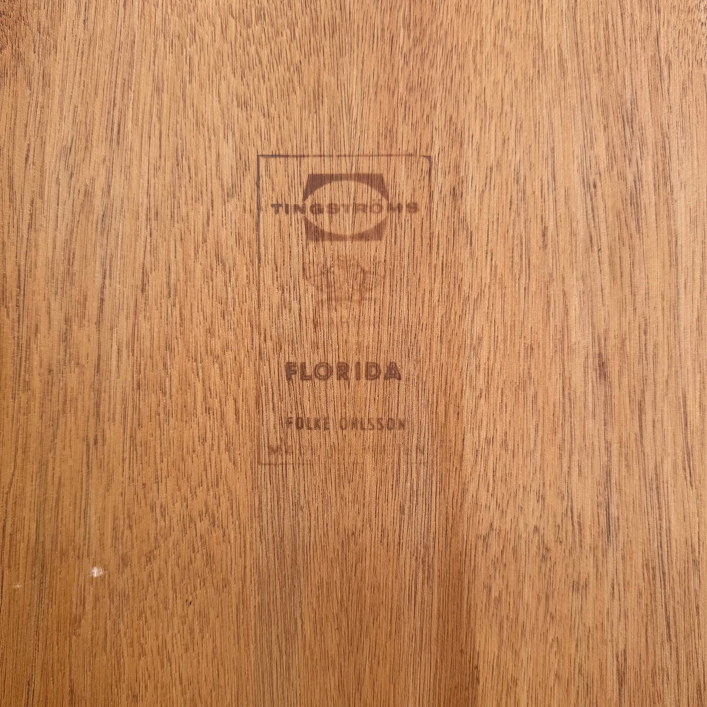 Paret sidobord i modellen ”florida” av Folke Ohlsson