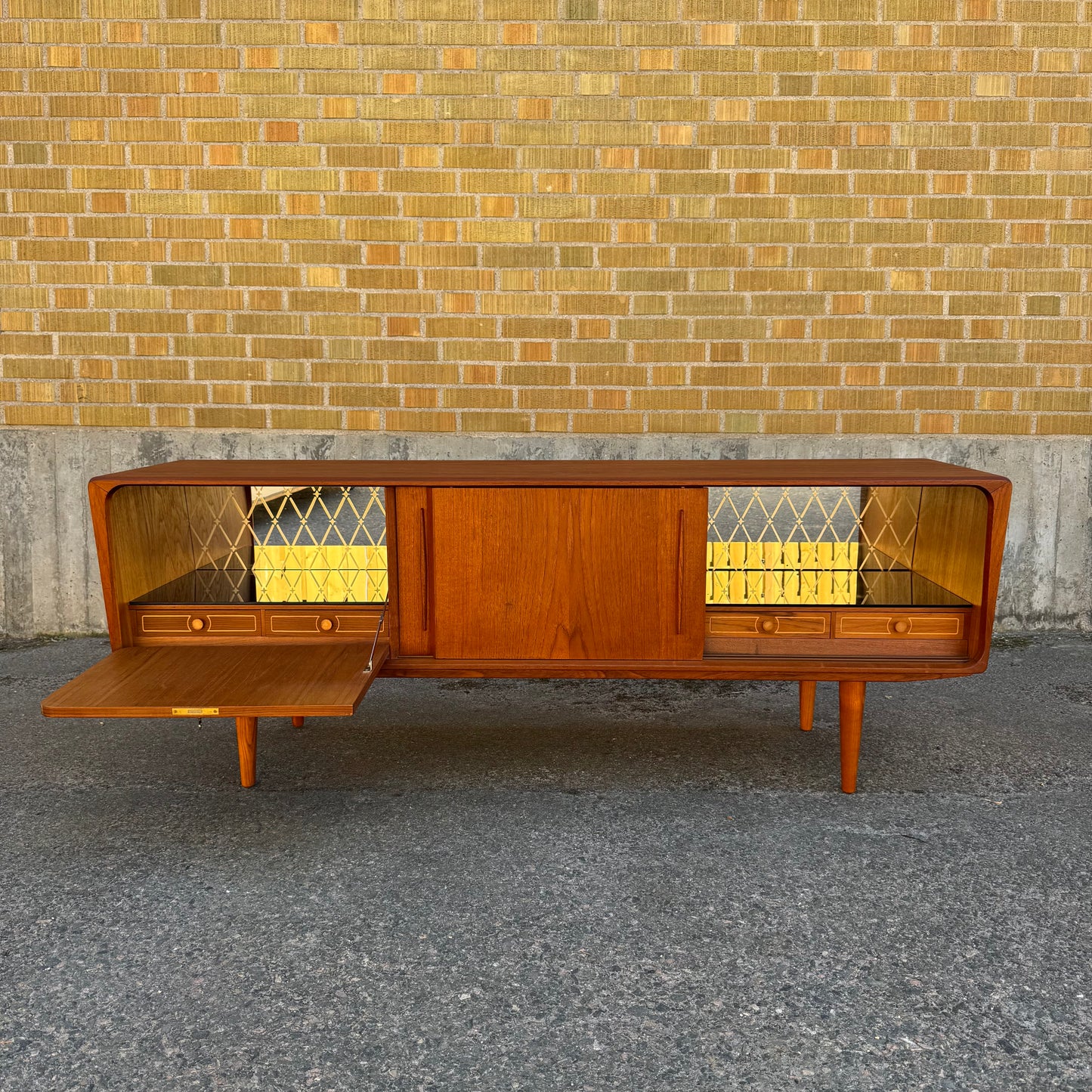 Sällsynt sideboard av E.W. Bach för Sejling Skabe
