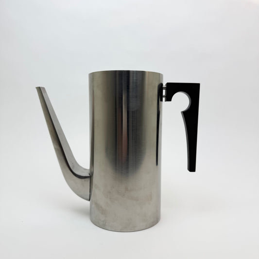Rostfri Kanna av Arne Jacobsen för Stelton