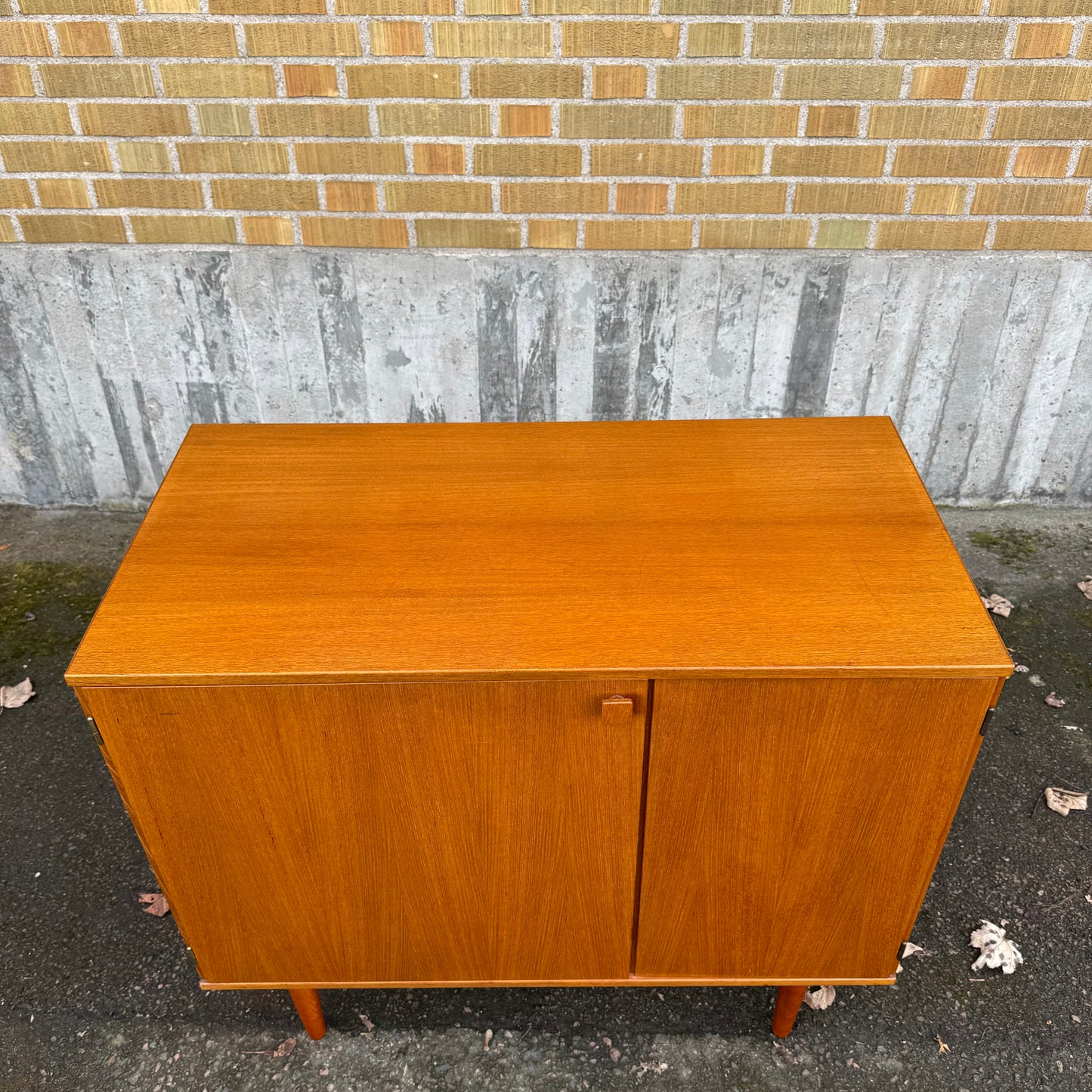 Sideboard i serien ”Contenta” av Erik Berglund & Sten Engdal
