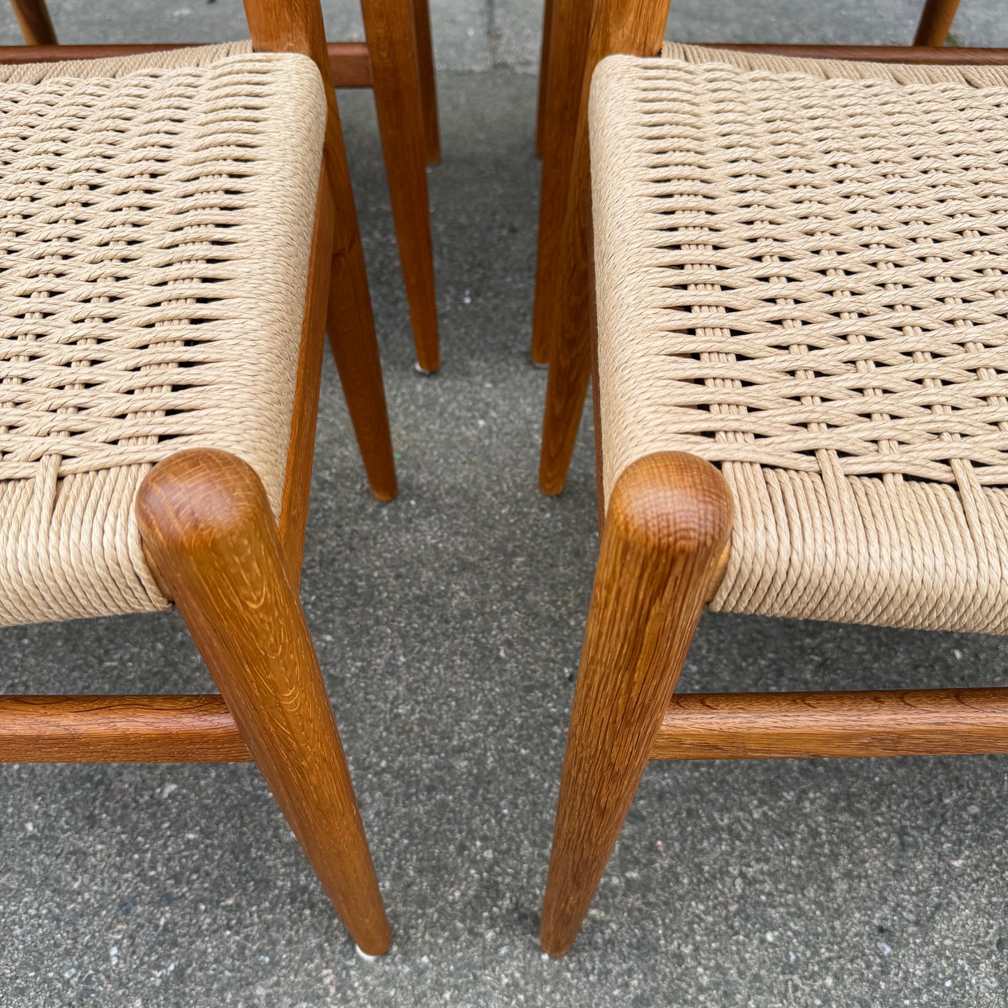 Set med 4st ”W2” stolar av Hans J. Wegner för C.M. Madsen
