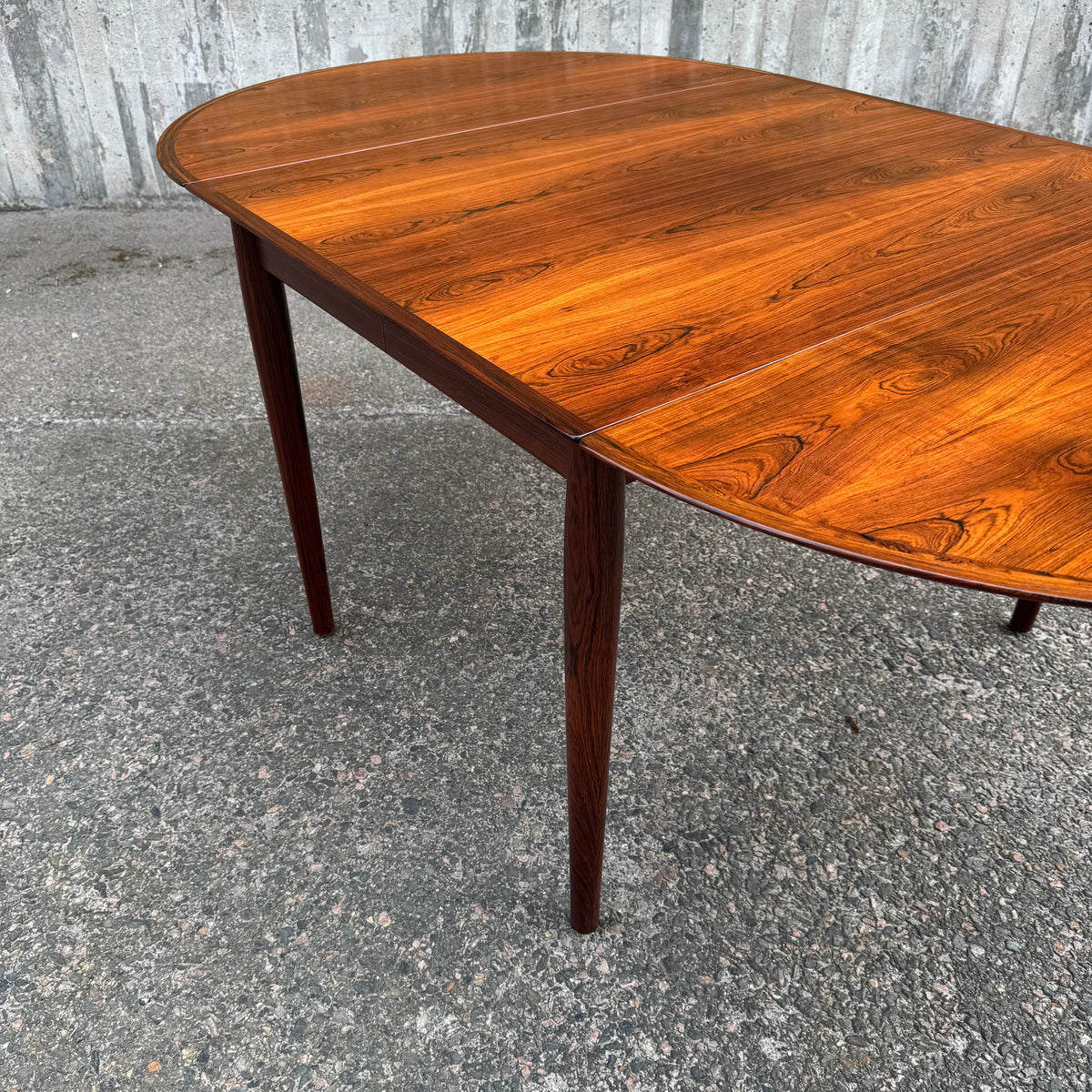 Matbord modell ”227” av Arne Vodder för Sibast Furniture