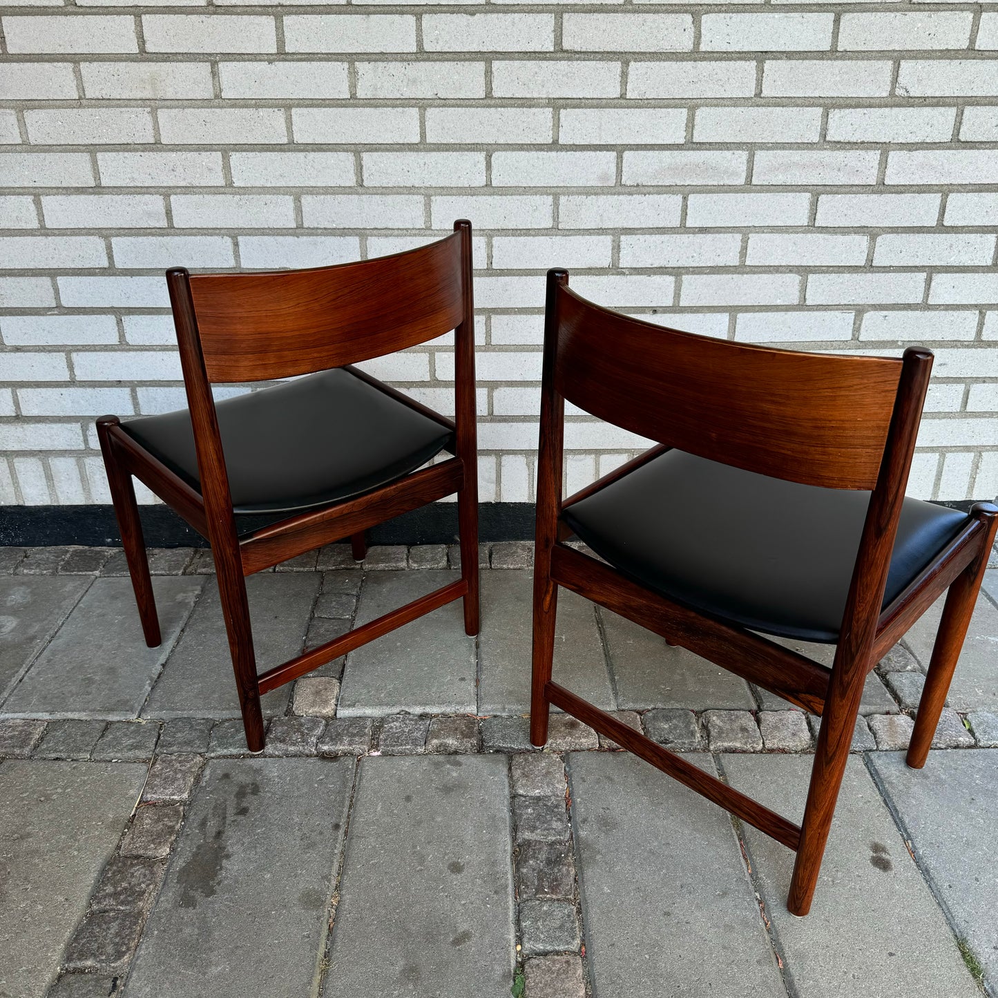 Set of 4 dining chairs in rosewood by Arne Vodder