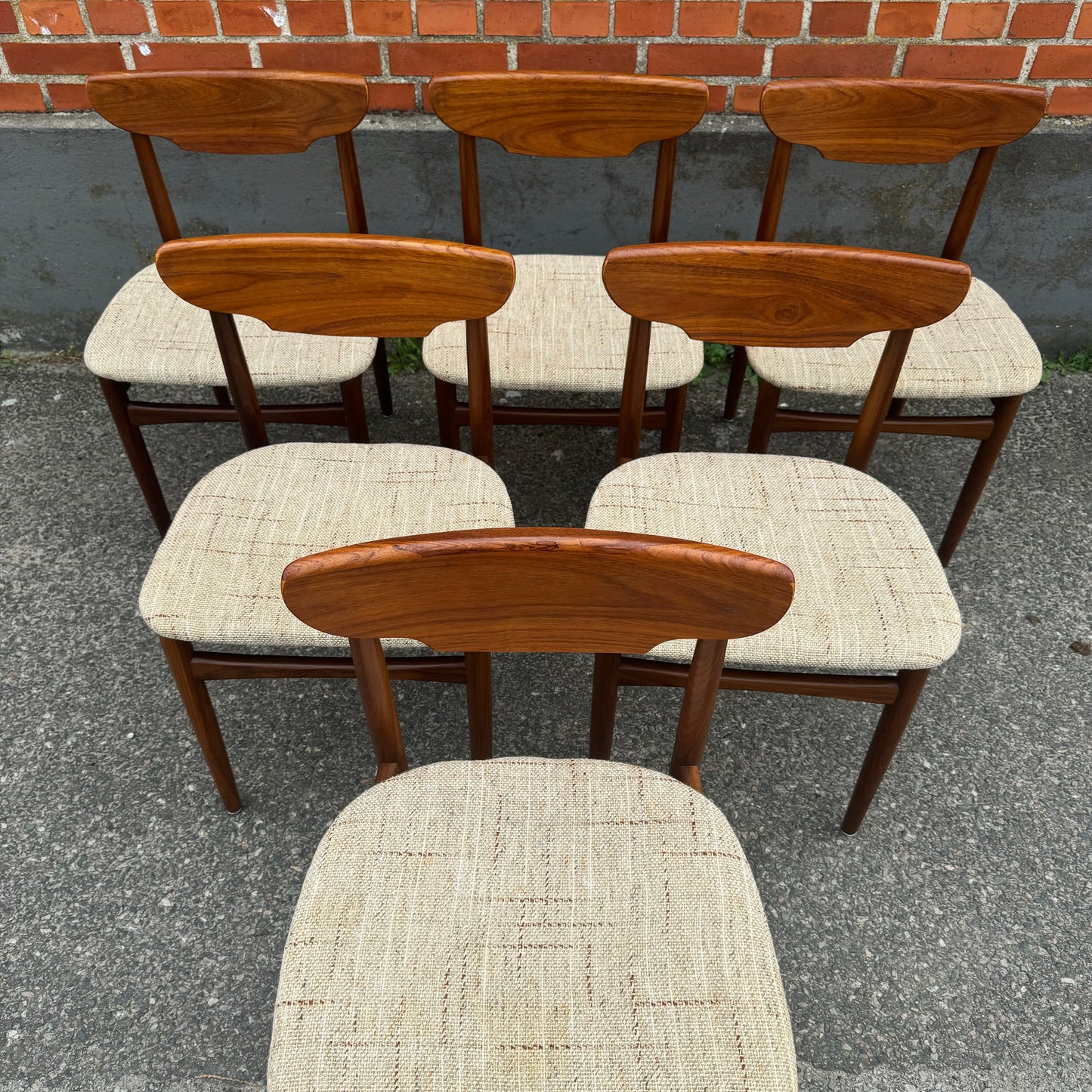 Set of 6 danish dining chairs in solid teak