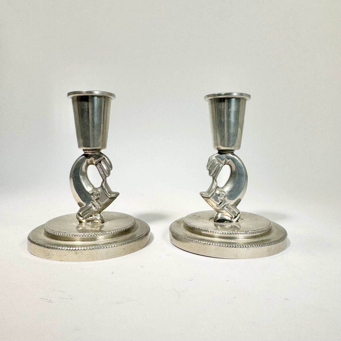 Paret art deco ljusstakar av Carl-Einar Borgström för Ystad tenn