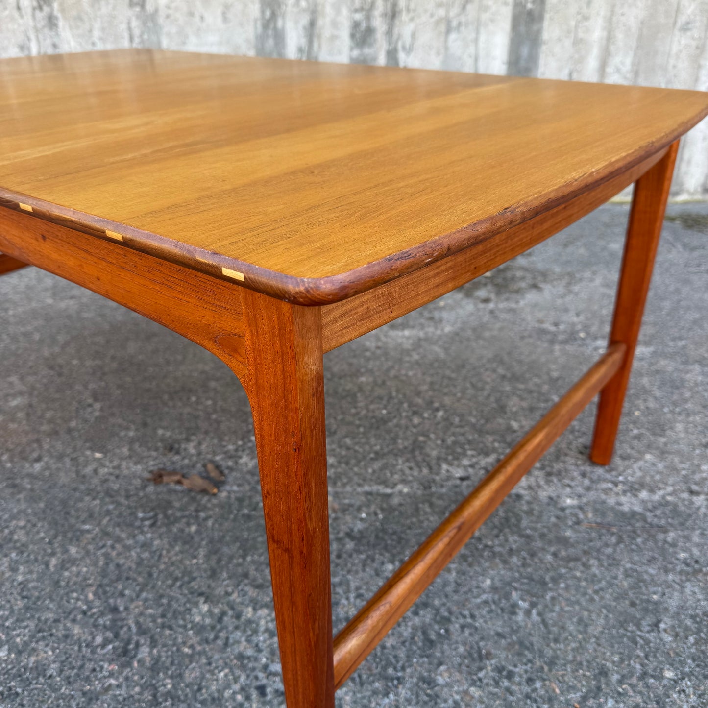 Soffbord i massivt teak av Yngvar Sandström, Säffle Möbelfabrik
