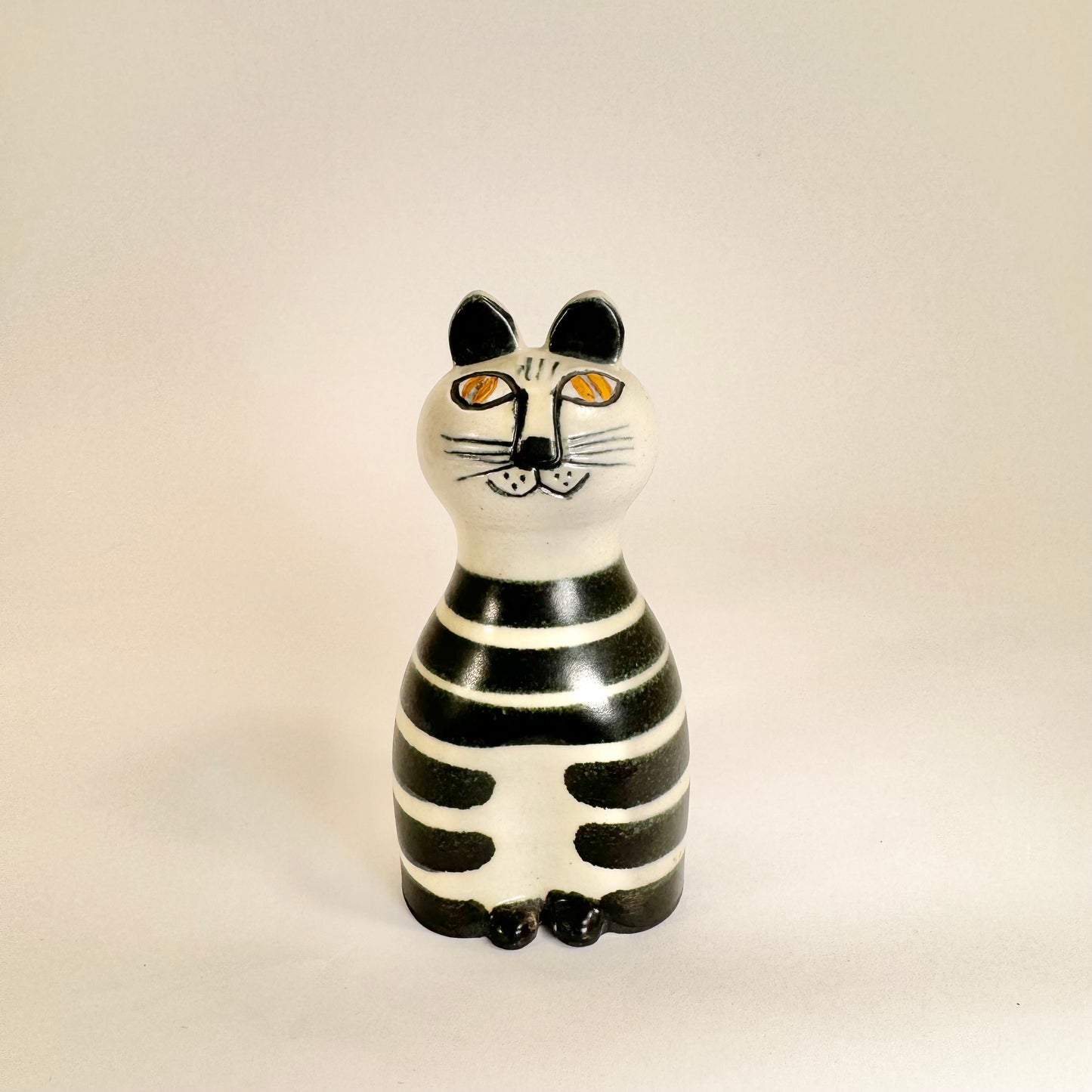 Stoneware cat ”trull” by Lisa Larson