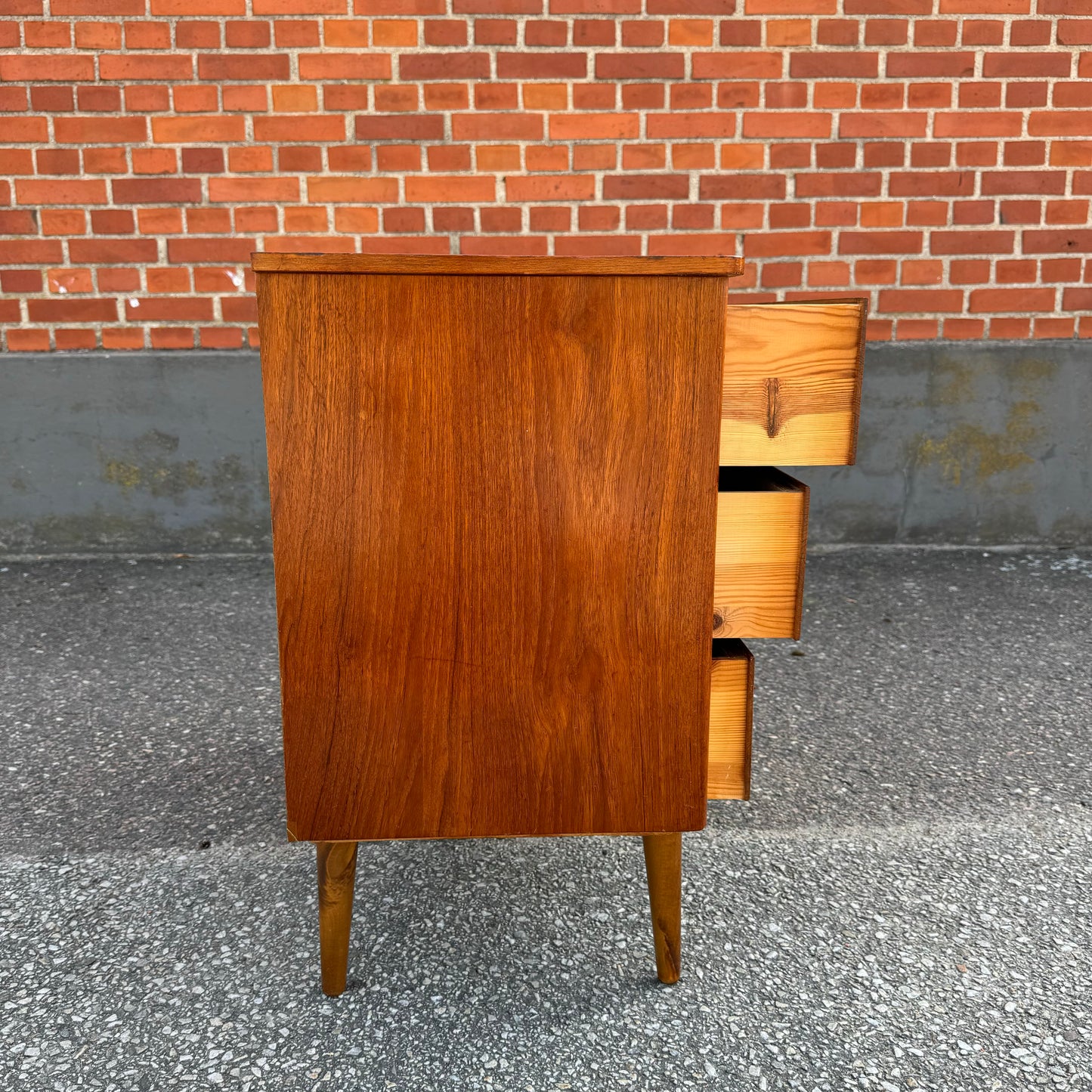 1950s Chest of drawers