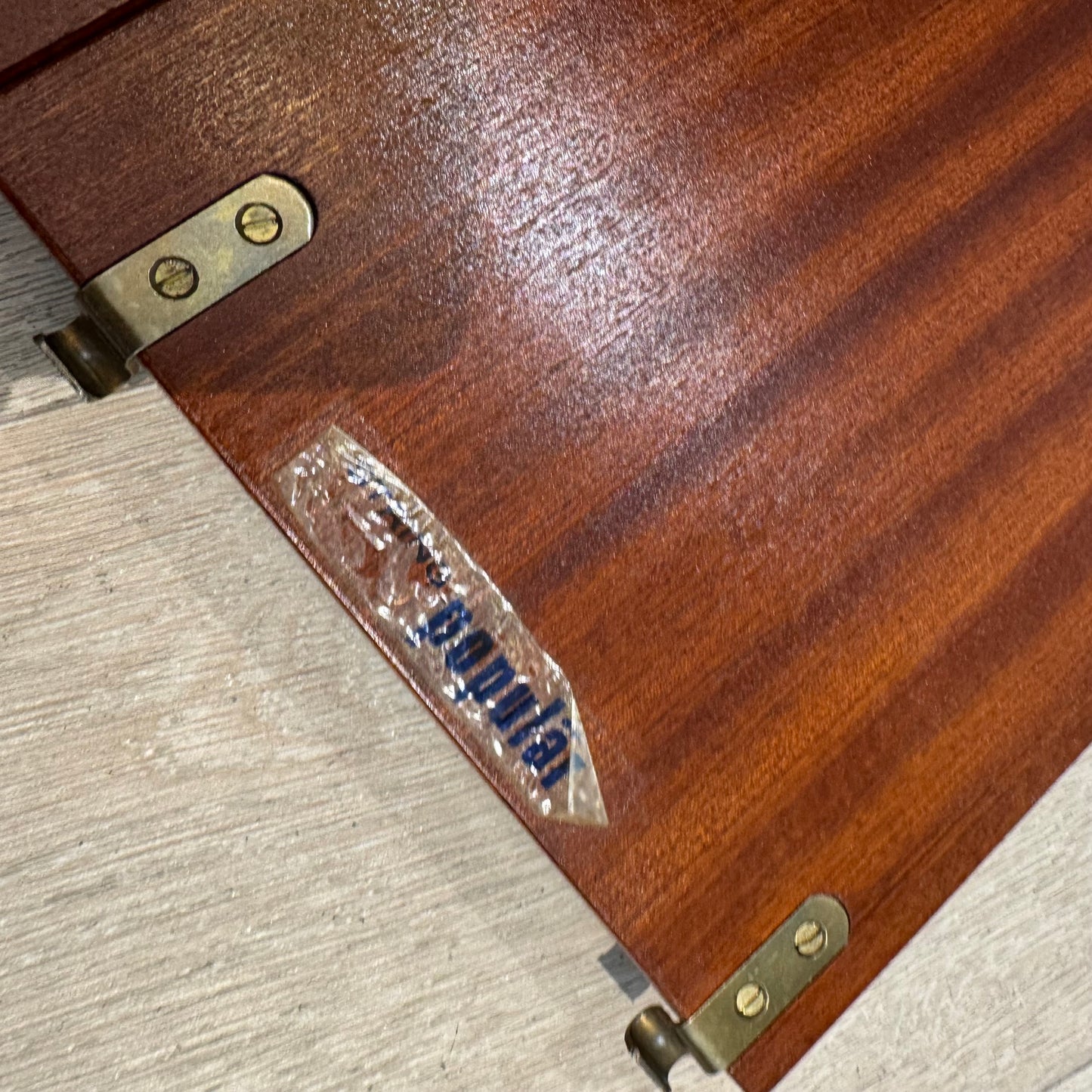 Orginal Stringhylla med vita gavlar