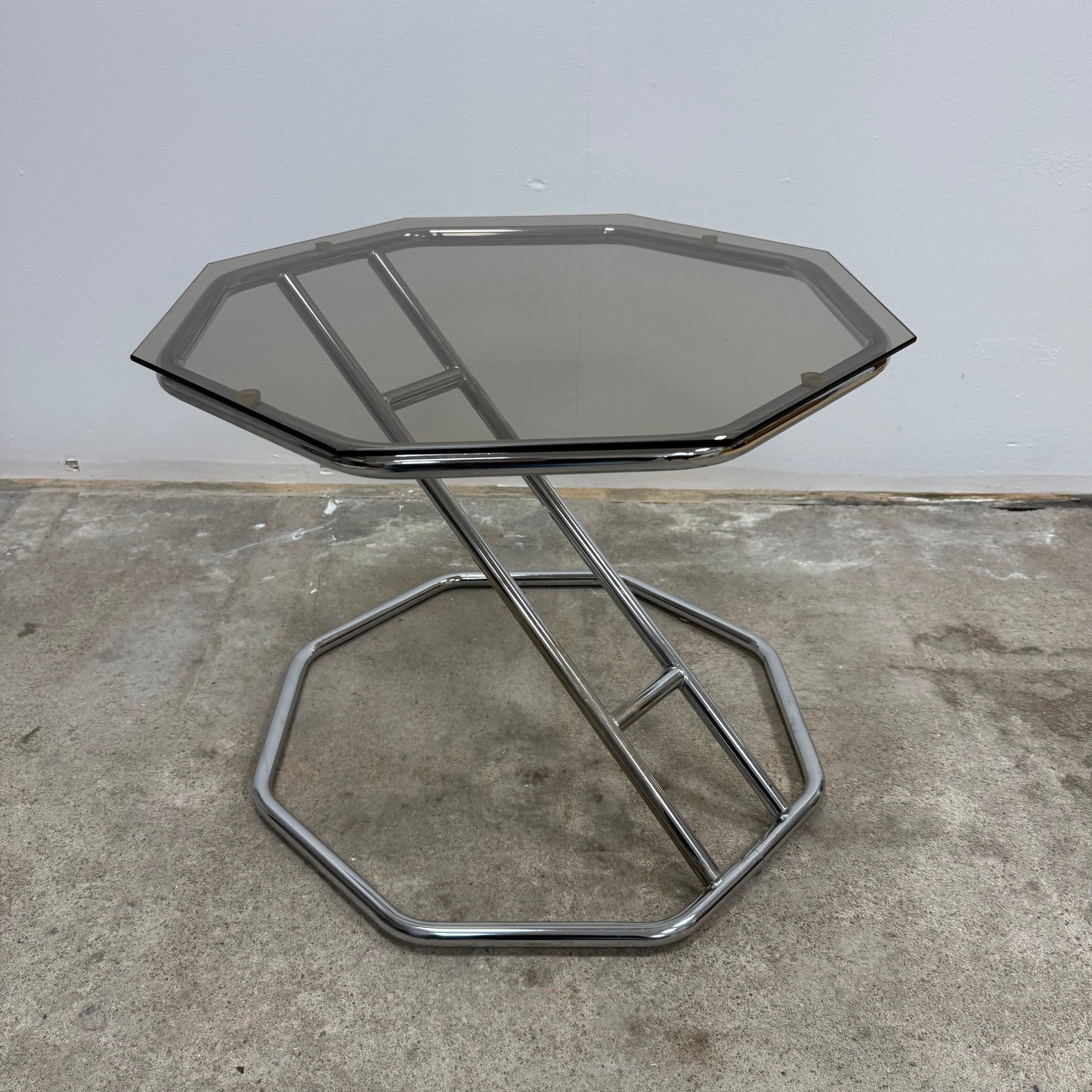 Nätt 80-tals sidobord