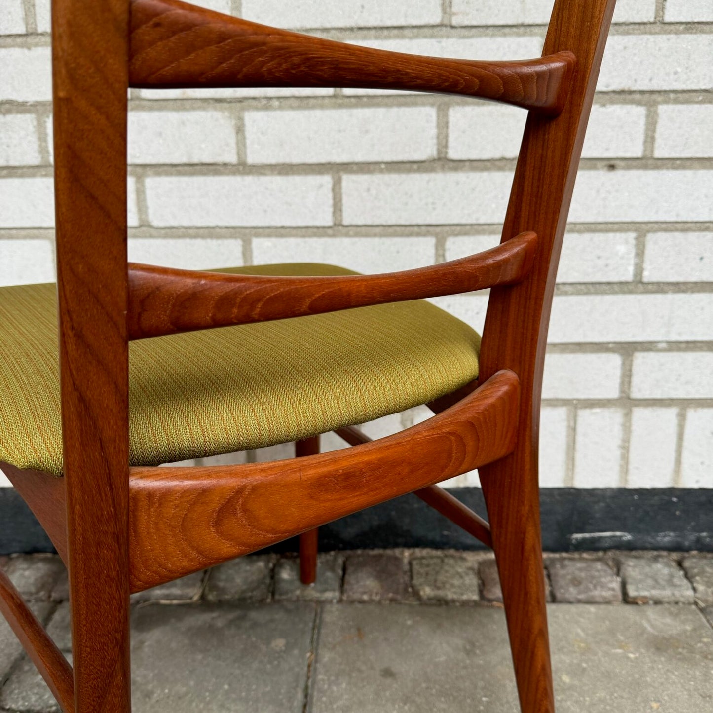 The dining chair “Lis” by Niels Kofoed