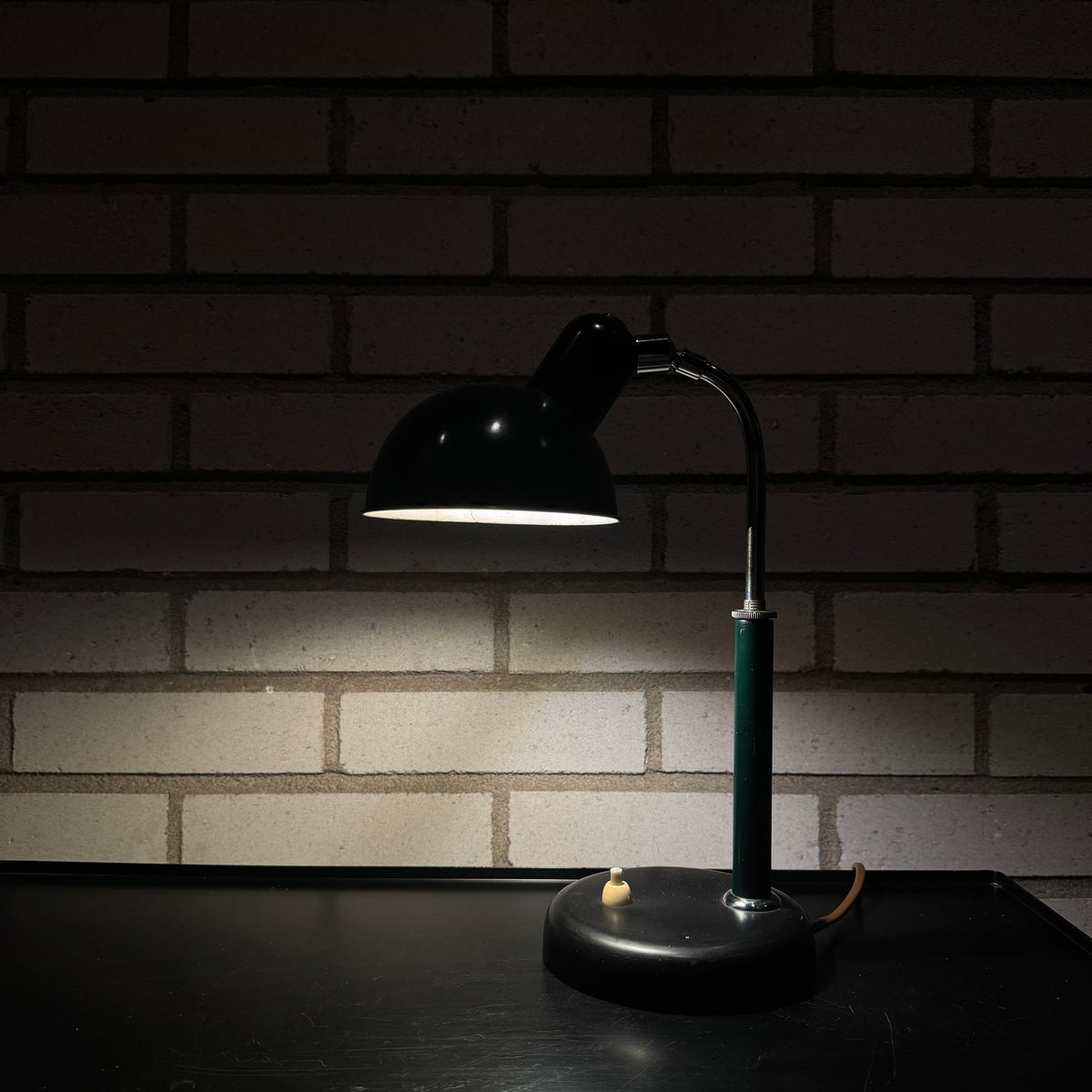 Bordslampa från Bröderna Malmströms metallvarufabrik