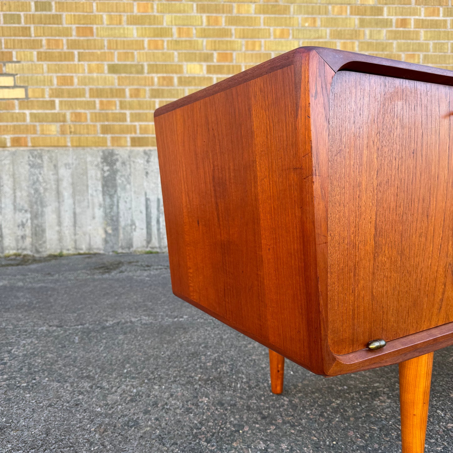 Sällsynt sideboard av E.W. Bach för Sejling Skabe