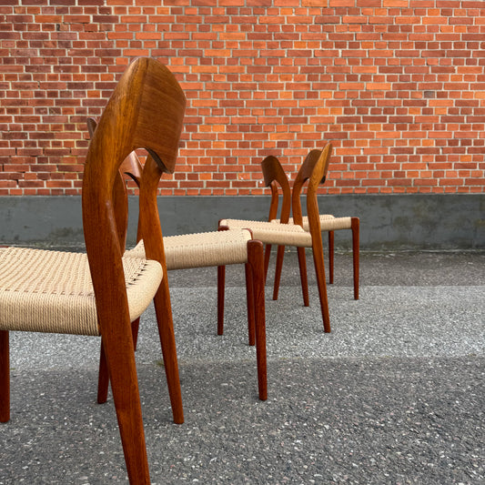 Set med med modell 71 av NO Møller fö JL Møbelfabrik