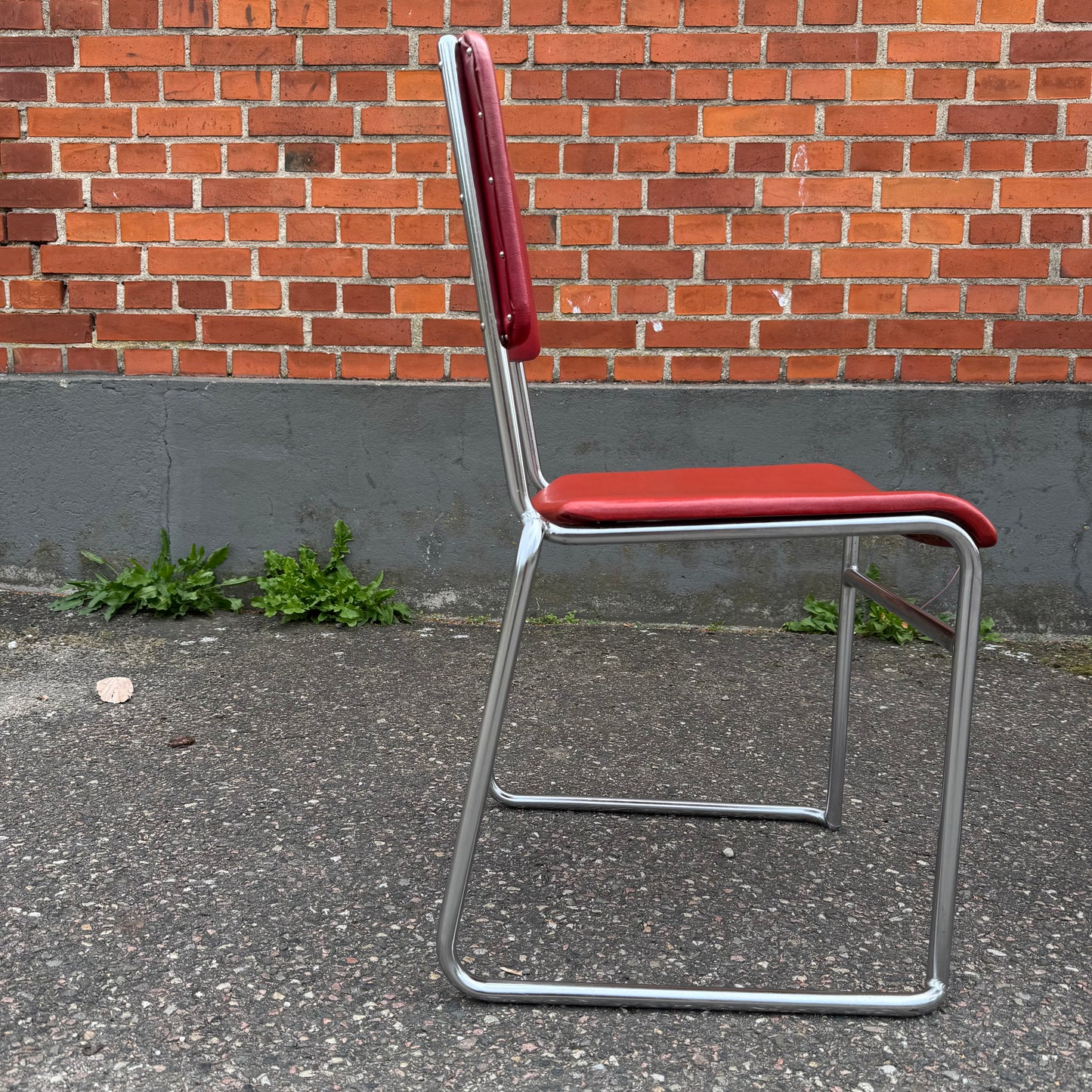 Set med fyra stolar från Lindqvist Motala