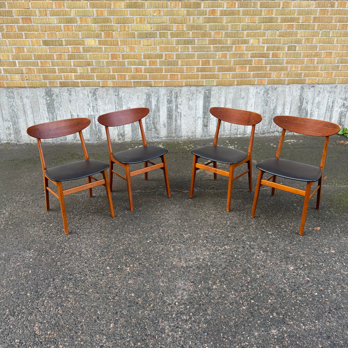 Set med 4st stolar från Farstrup