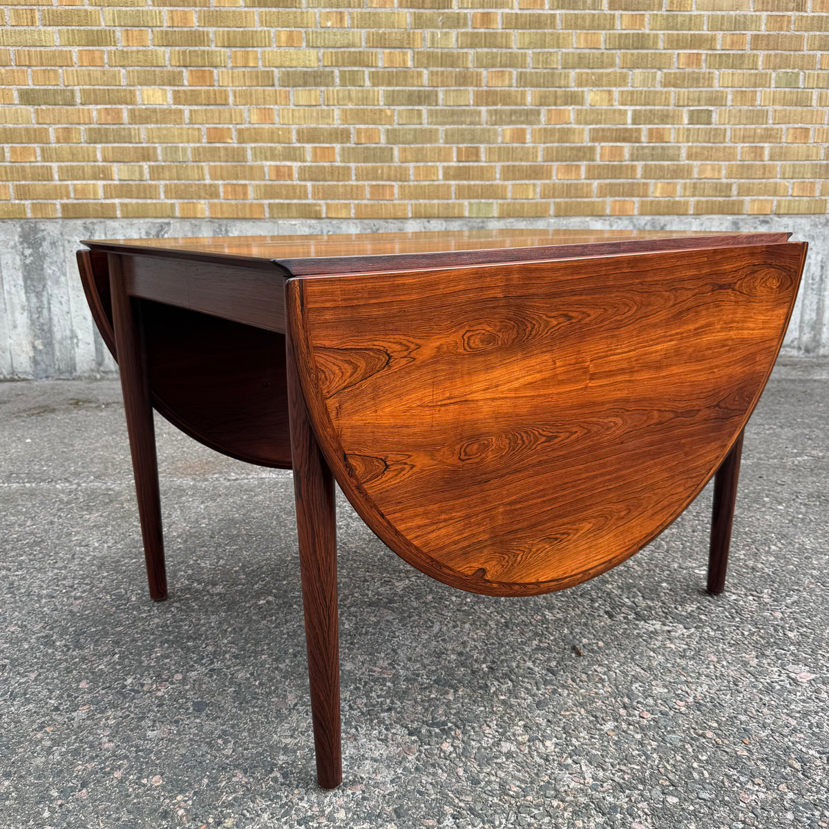Matbord modell ”227” av Arne Vodder för Sibast Furniture