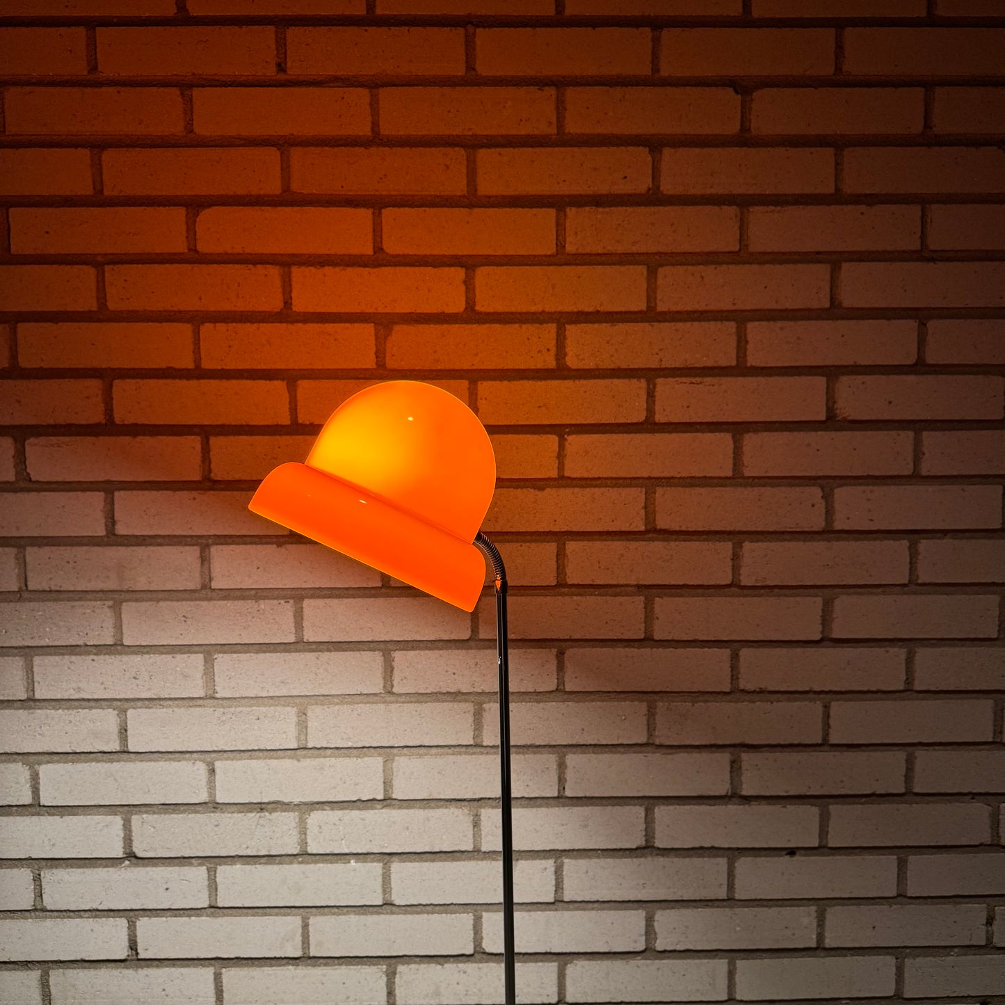 Golvlampa modelle g-120 av Eje Ahlgren för Bergboms