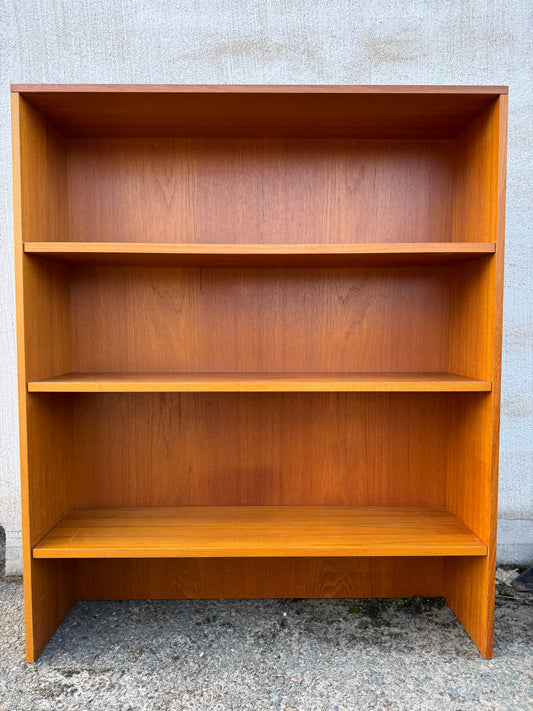 Bokhylla i teak