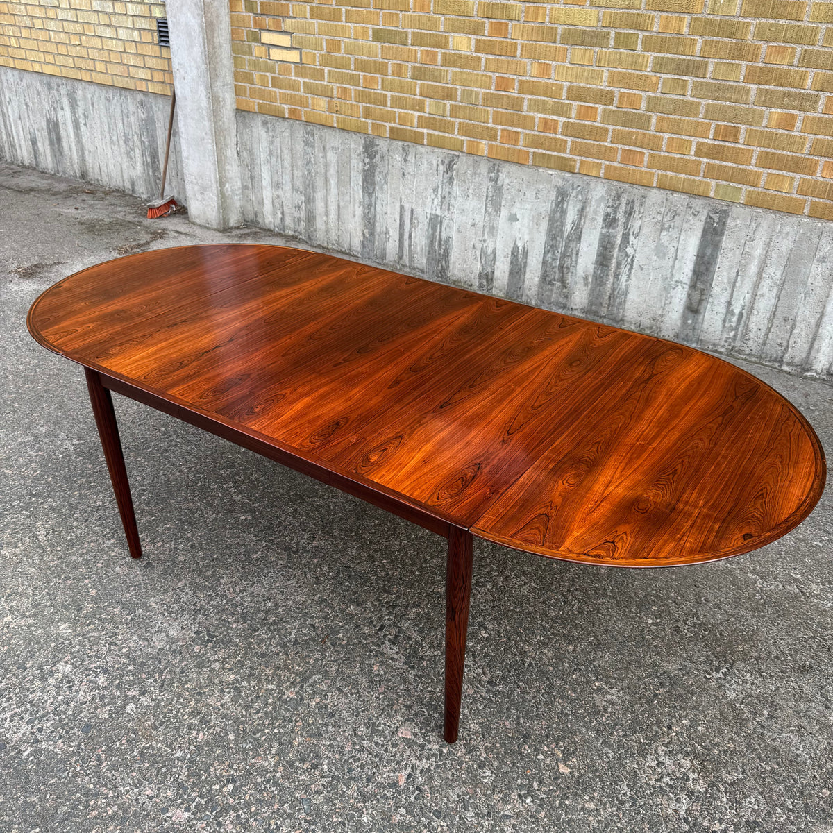 Matbord modell ”227” av Arne Vodder för Sibast Furniture