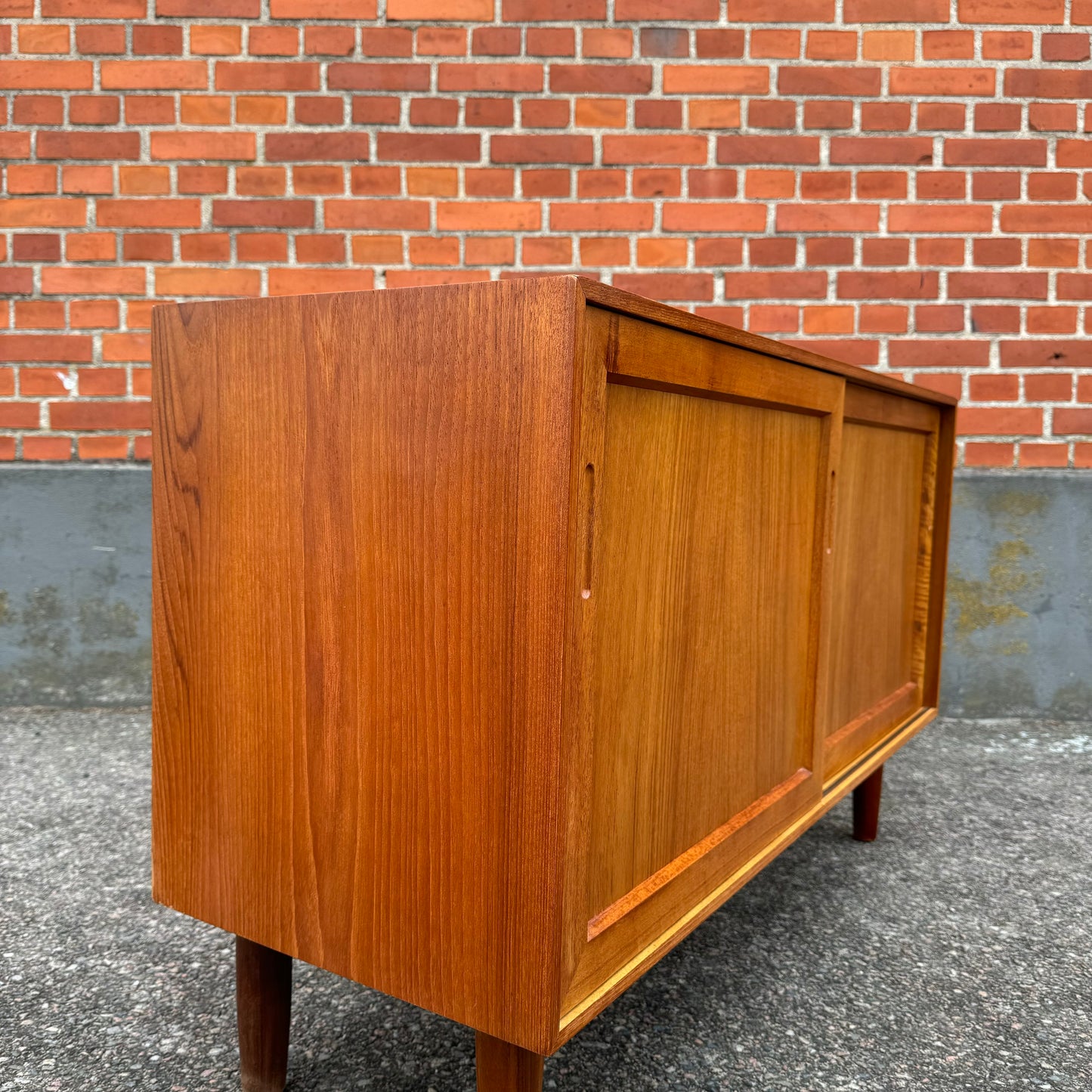 Smaller sideboard in teak