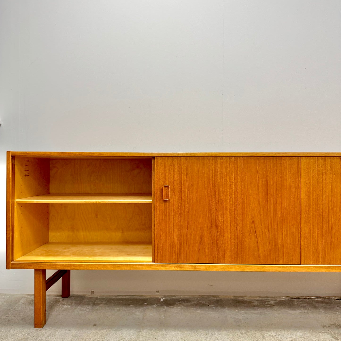 Sideboard, modell ”arild” av Nils Jonsson för Troeds Bjärnum